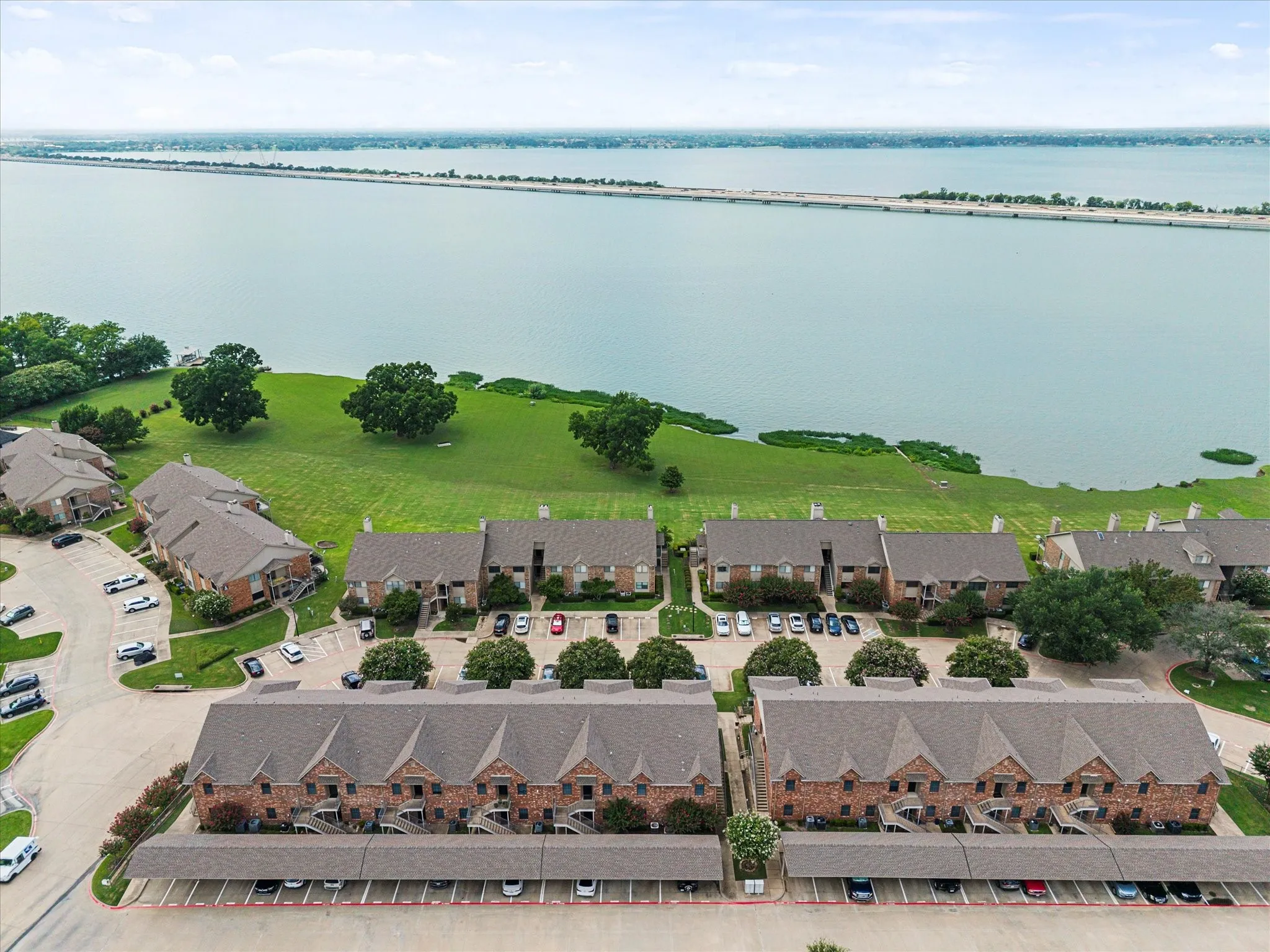 Condominium For Sale in Rockwall County , 1873 Signal Ridge Place, Rockwall, Texas 75032, 2 Bedroom, 2 Bathroom, Garage spaces, 1,405 Sqft, built in 2006, Preowned, mls#21240779, Real Estate Agent in Rockwall, Homes For Sale in Rockwall county, Homes For Sale in Rockwall, Realtor in Rockwall Texas, Real Estate Brokerage Independent Realty Texas, Luminita Cordes Realtor