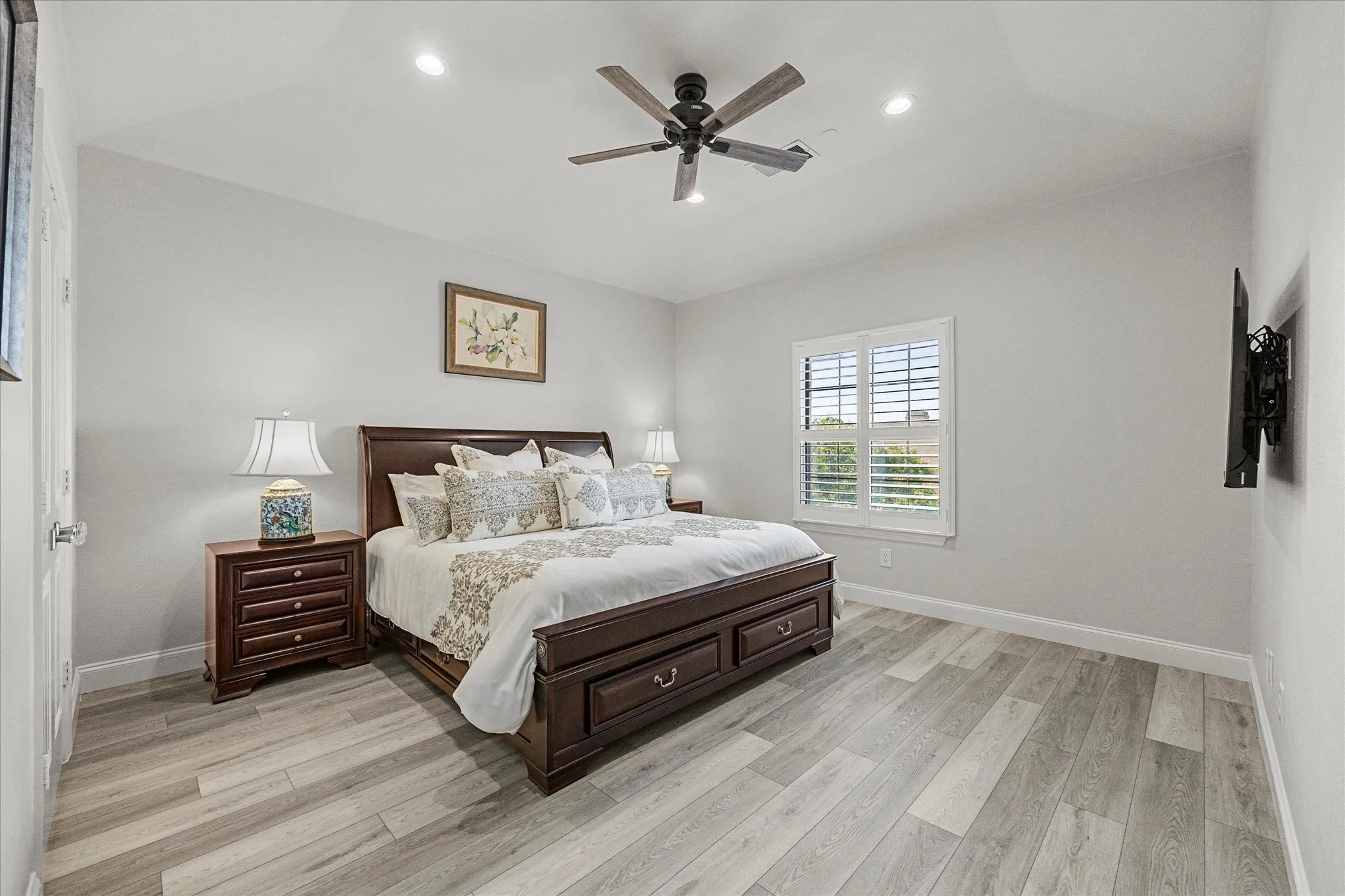 Condominium For Sale in Rockwall County , 1873 Signal Ridge Place, Rockwall, Texas 75032, 2 Bedroom, 2 Bathroom, Garage spaces, 1,405 Sqft, built in 2006, Preowned, mls#21240779, Real Estate Agent in Rockwall, Homes For Sale in Rockwall county, Homes For Sale in Rockwall, Realtor in Rockwall Texas, Real Estate Brokerage Independent Realty Texas, Luminita Cordes Realtor