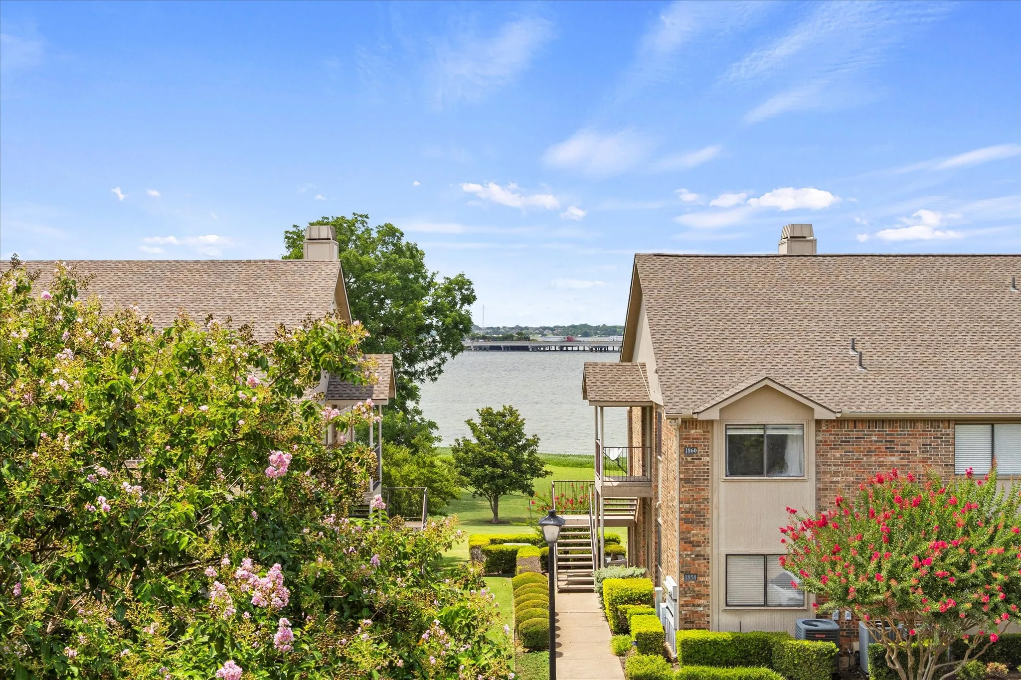 Condominium For Sale in Rockwall County , 1873 Signal Ridge Place, Rockwall, Texas 75032, 2 Bedroom, 2 Bathroom, Garage spaces, 1,405 Sqft, built in 2006, Preowned, mls#21240779, Real Estate Agent in Rockwall, Homes For Sale in Rockwall county, Homes For Sale in Rockwall, Realtor in Rockwall Texas, Real Estate Brokerage Independent Realty Texas, Luminita Cordes Realtor