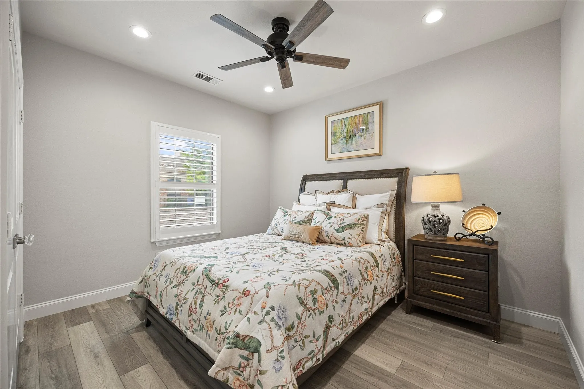Condominium For Sale in Rockwall County , 1873 Signal Ridge Place, Rockwall, Texas 75032, 2 Bedroom, 2 Bathroom, Garage spaces, 1,405 Sqft, built in 2006, Preowned, mls#21240779, Real Estate Agent in Rockwall, Homes For Sale in Rockwall county, Homes For Sale in Rockwall, Realtor in Rockwall Texas, Real Estate Brokerage Independent Realty Texas, Luminita Cordes Realtor