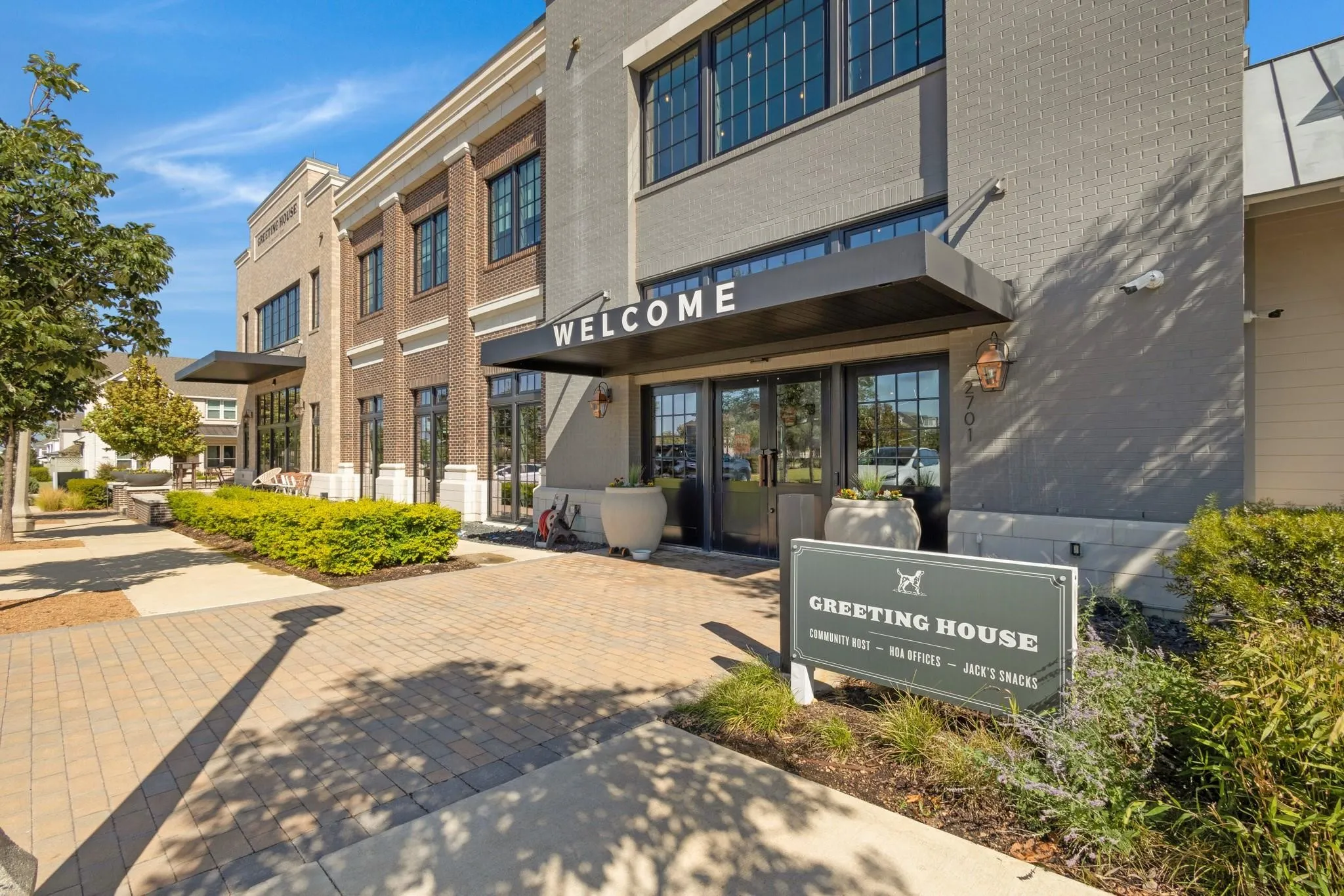 Coworking Center - Flexible Workspace - Cozy Nooks and Meeting Rooms
