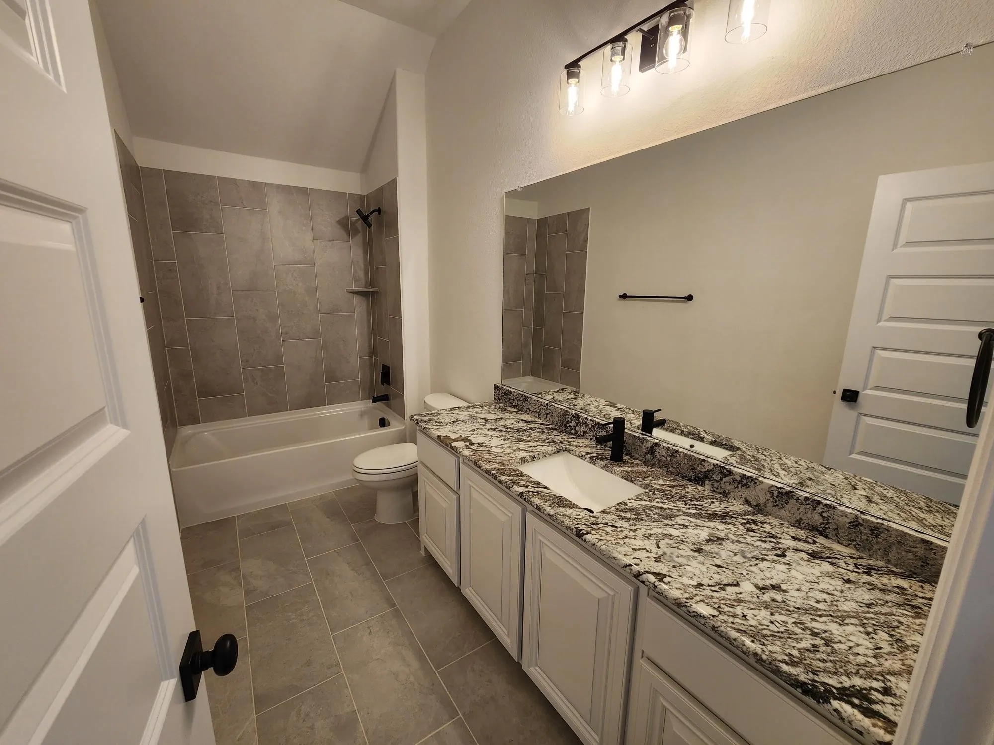 Single Family Residence For Sale in Grayson County , 376 Willie's Court, Whitesboro, Texas 76273, 4 Bedroom, 3 Bathroom, 6 Garage spaces, 2,843 Sqft, built in 2026, New Construction - Complete, mls#21249020, Real Estate Agent in Whitesboro, Homes For Sale in Grayson county, Homes For Sale in Whitesboro, Realtor in Whitesboro Texas, Real Estate Brokerage Independent Realty Texas, Luminita Cordes Realtor