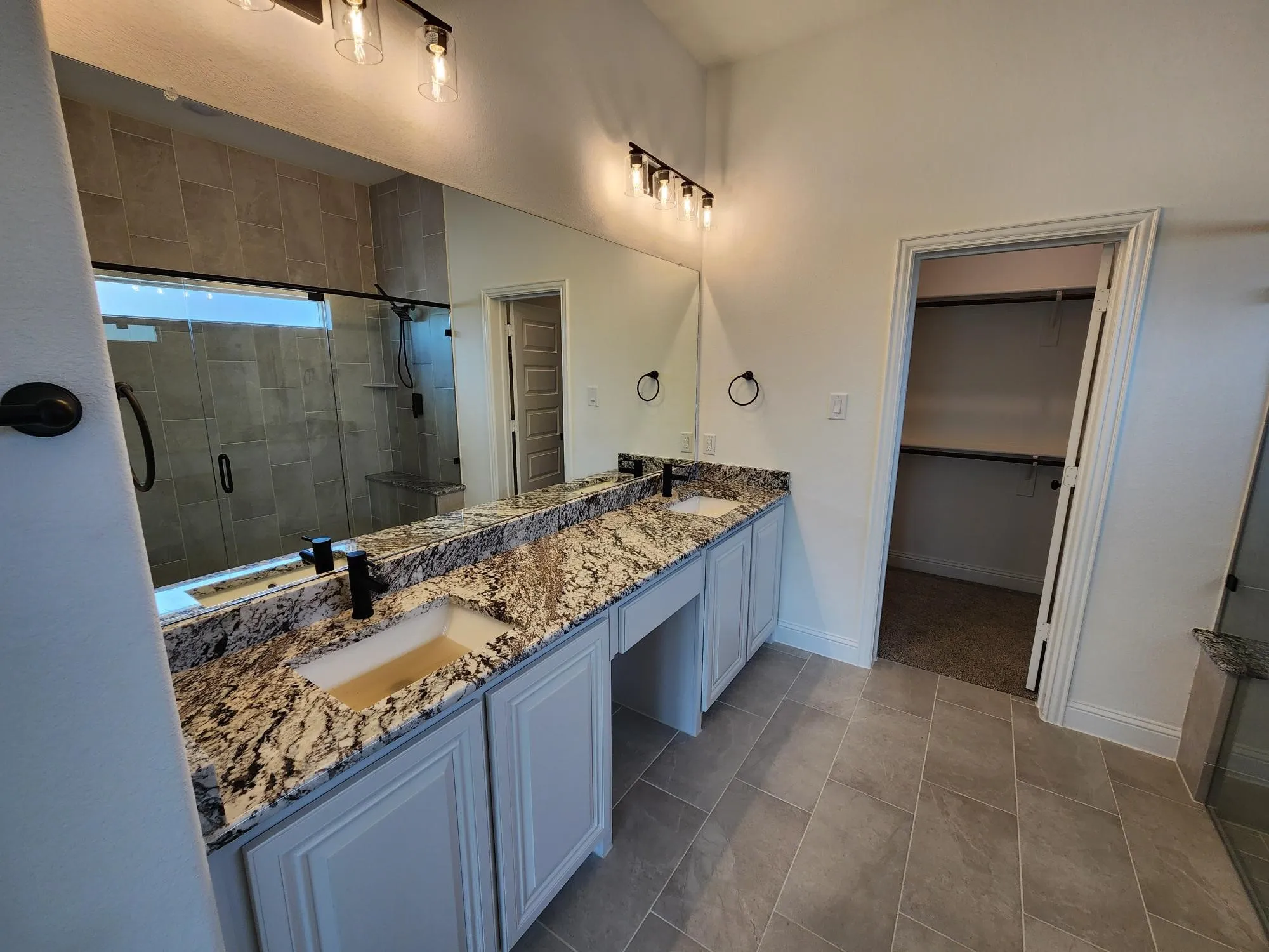 Single Family Residence For Sale in Grayson County , 376 Willie's Court, Whitesboro, Texas 76273, 4 Bedroom, 3 Bathroom, 6 Garage spaces, 2,843 Sqft, built in 2026, New Construction - Complete, mls#21249020, Real Estate Agent in Whitesboro, Homes For Sale in Grayson county, Homes For Sale in Whitesboro, Realtor in Whitesboro Texas, Real Estate Brokerage Independent Realty Texas, Luminita Cordes Realtor