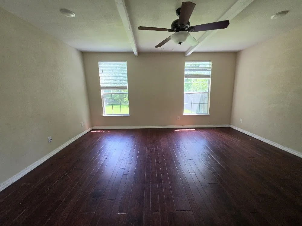Single Family Residence For Sale in Bosque County , 515 N Bosque Street, Meridian, Texas 76665, 4 Bedroom, 3 Bathroom, Garage spaces, 2,436 Sqft, built in 1898, mls#21249900, Real Estate Agent in Meridian, Homes For Sale in Bosque county, Homes For Sale in Meridian, Realtor in Meridian Texas, Real Estate Brokerage Independent Realty Texas, Luminita Cordes Realtor