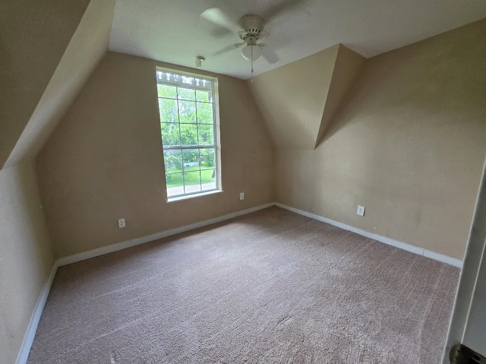 Single Family Residence For Sale in Bosque County , 515 N Bosque Street, Meridian, Texas 76665, 4 Bedroom, 3 Bathroom, Garage spaces, 2,436 Sqft, built in 1898, mls#21249900, Real Estate Agent in Meridian, Homes For Sale in Bosque county, Homes For Sale in Meridian, Realtor in Meridian Texas, Real Estate Brokerage Independent Realty Texas, Luminita Cordes Realtor