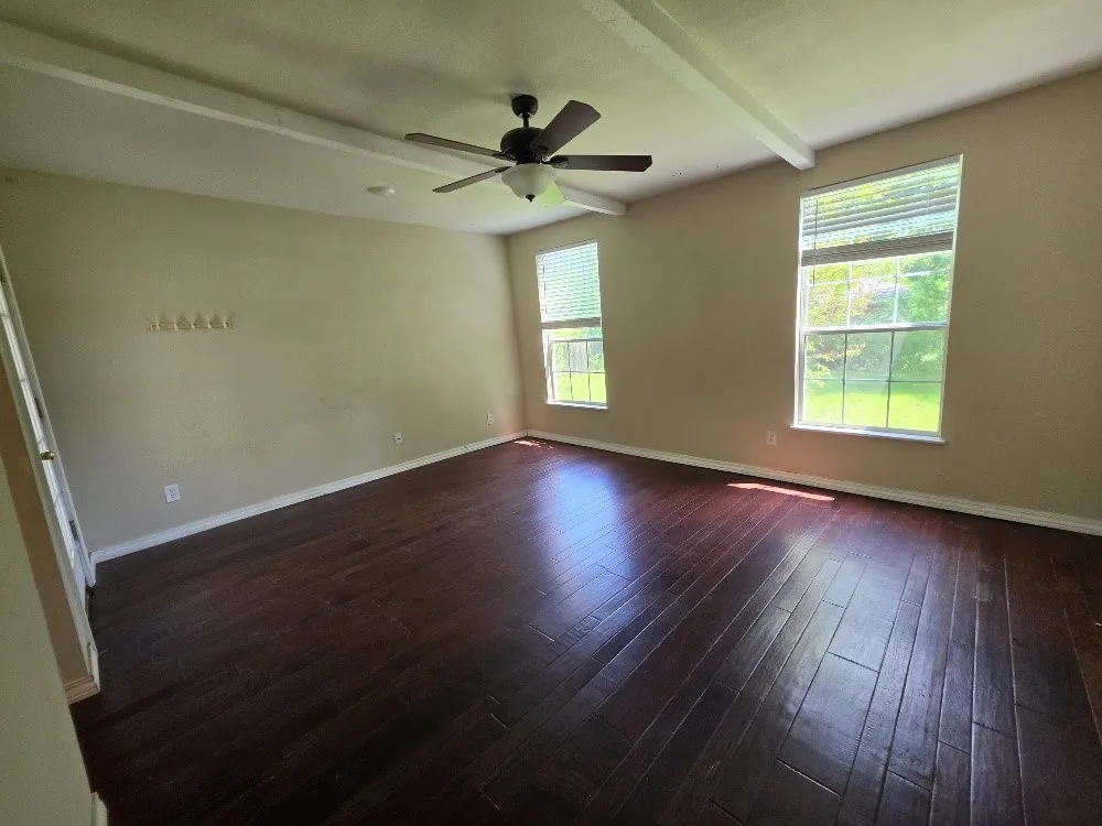 Single Family Residence For Sale in Bosque County , 515 N Bosque Street, Meridian, Texas 76665, 4 Bedroom, 3 Bathroom, Garage spaces, 2,436 Sqft, built in 1898, mls#21249900, Real Estate Agent in Meridian, Homes For Sale in Bosque county, Homes For Sale in Meridian, Realtor in Meridian Texas, Real Estate Brokerage Independent Realty Texas, Luminita Cordes Realtor