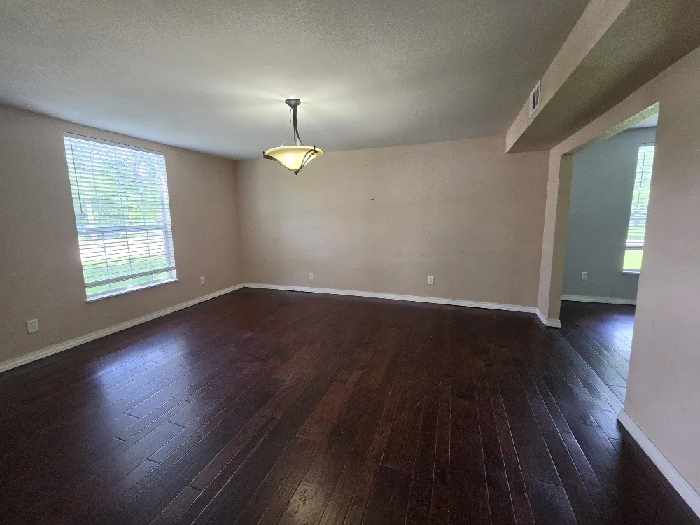 Single Family Residence For Sale in Bosque County , 515 N Bosque Street, Meridian, Texas 76665, 4 Bedroom, 3 Bathroom, Garage spaces, 2,436 Sqft, built in 1898, mls#21249900, Real Estate Agent in Meridian, Homes For Sale in Bosque county, Homes For Sale in Meridian, Realtor in Meridian Texas, Real Estate Brokerage Independent Realty Texas, Luminita Cordes Realtor