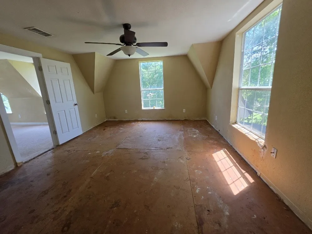 Single Family Residence For Sale in Bosque County , 515 N Bosque Street, Meridian, Texas 76665, 4 Bedroom, 3 Bathroom, Garage spaces, 2,436 Sqft, built in 1898, mls#21249900, Real Estate Agent in Meridian, Homes For Sale in Bosque county, Homes For Sale in Meridian, Realtor in Meridian Texas, Real Estate Brokerage Independent Realty Texas, Luminita Cordes Realtor