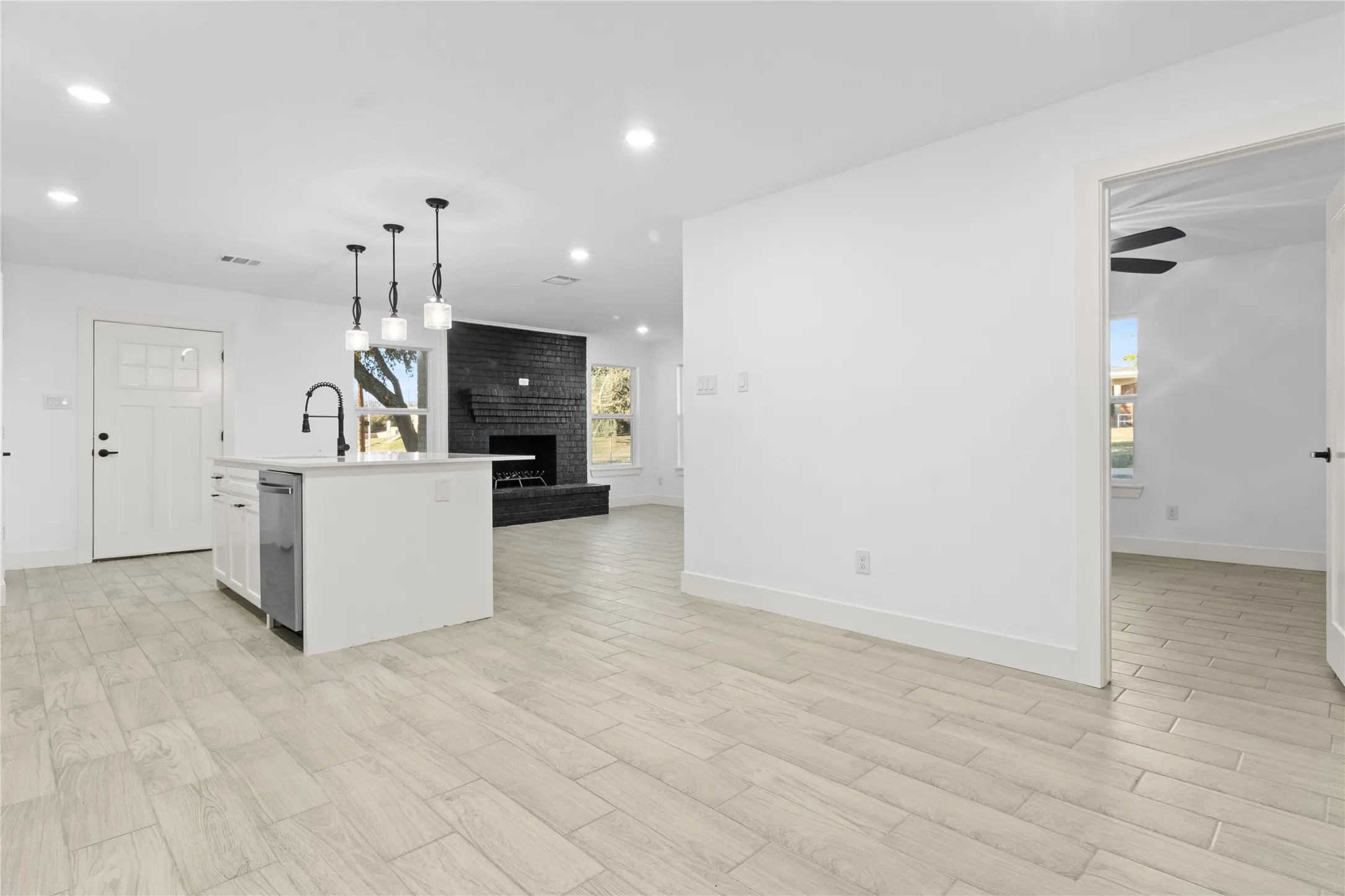 Duplex For Sale in Tarrant County , 4901 Cordova Avenue, Fort Worth, Texas 76132, 6 Bedroom, 4 Bathroom, Garage spaces, 0 Sqft, built in 1970, Preowned, Price $505,000, mls#21245633, Real Estate Agent in Fort Worth, Homes For Sale in Tarrant county, Homes For Sale in Fort Worth, Realtor in Fort Worth Texas, Real Estate Brokerage Independent Realty Texas, Luminita Cordes Realtor