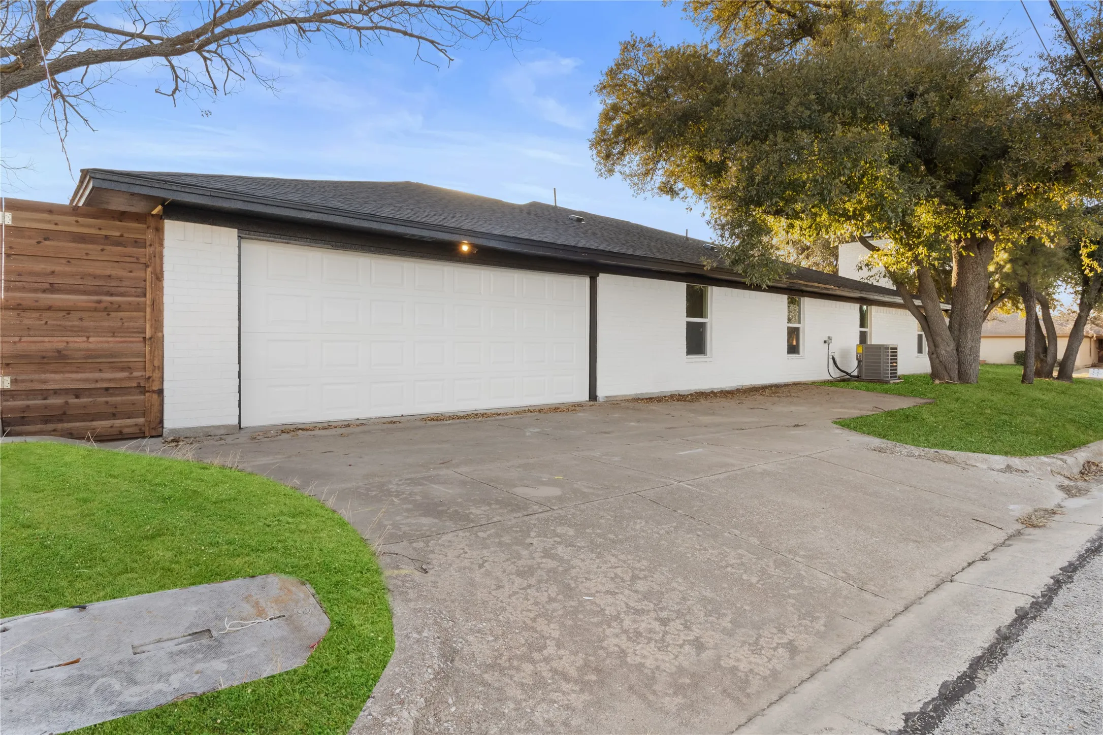 Duplex For Sale in Tarrant County , 4901 Cordova Avenue, Fort Worth, Texas 76132, 6 Bedroom, 4 Bathroom, Garage spaces, 0 Sqft, built in 1970, Preowned, Price $505,000, mls#21245633, Real Estate Agent in Fort Worth, Homes For Sale in Tarrant county, Homes For Sale in Fort Worth, Realtor in Fort Worth Texas, Real Estate Brokerage Independent Realty Texas, Luminita Cordes Realtor