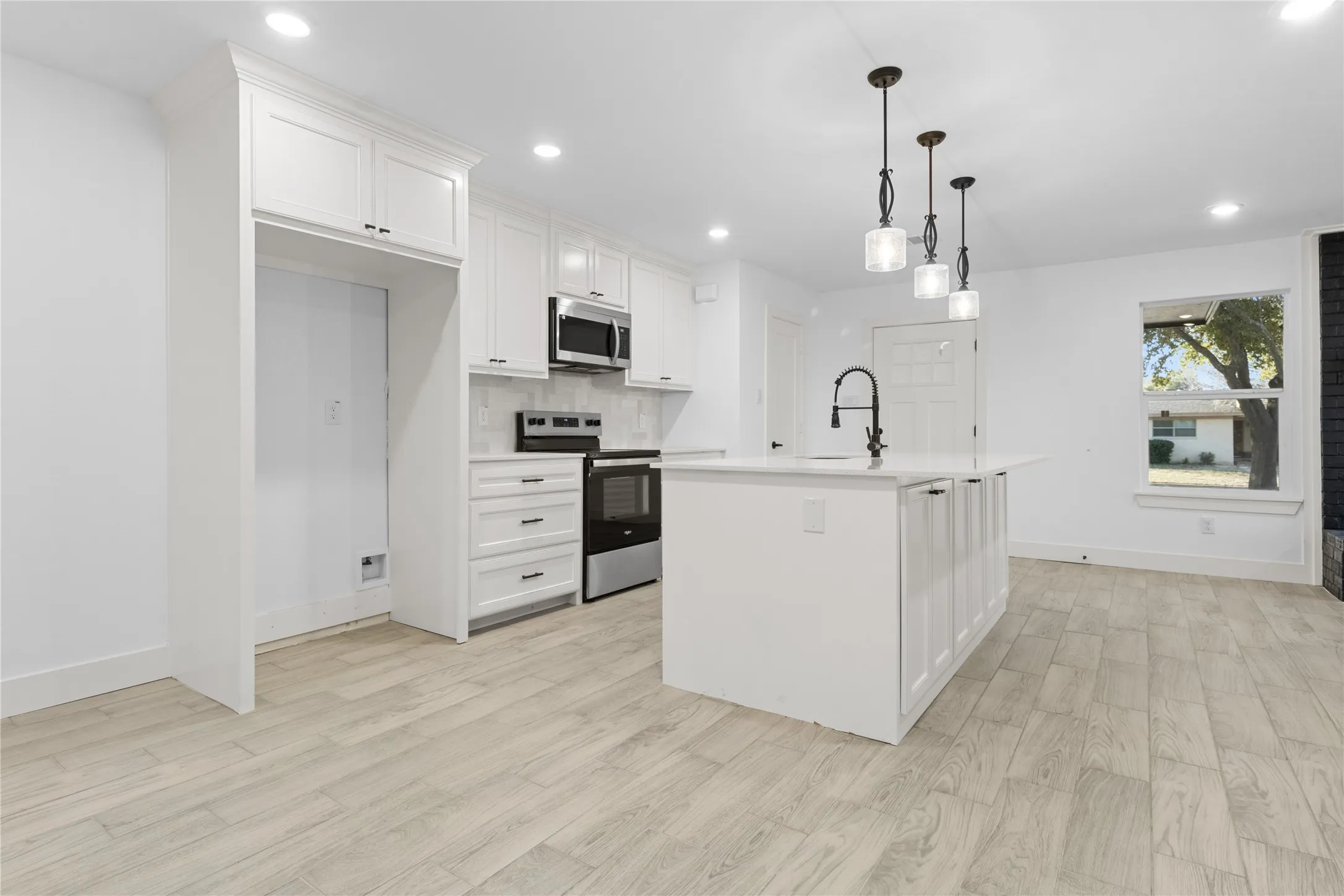 Duplex For Sale in Tarrant County , 4901 Cordova Avenue, Fort Worth, Texas 76132, 6 Bedroom, 4 Bathroom, Garage spaces, 0 Sqft, built in 1970, Preowned, Price $505,000, mls#21245633, Real Estate Agent in Fort Worth, Homes For Sale in Tarrant county, Homes For Sale in Fort Worth, Realtor in Fort Worth Texas, Real Estate Brokerage Independent Realty Texas, Luminita Cordes Realtor