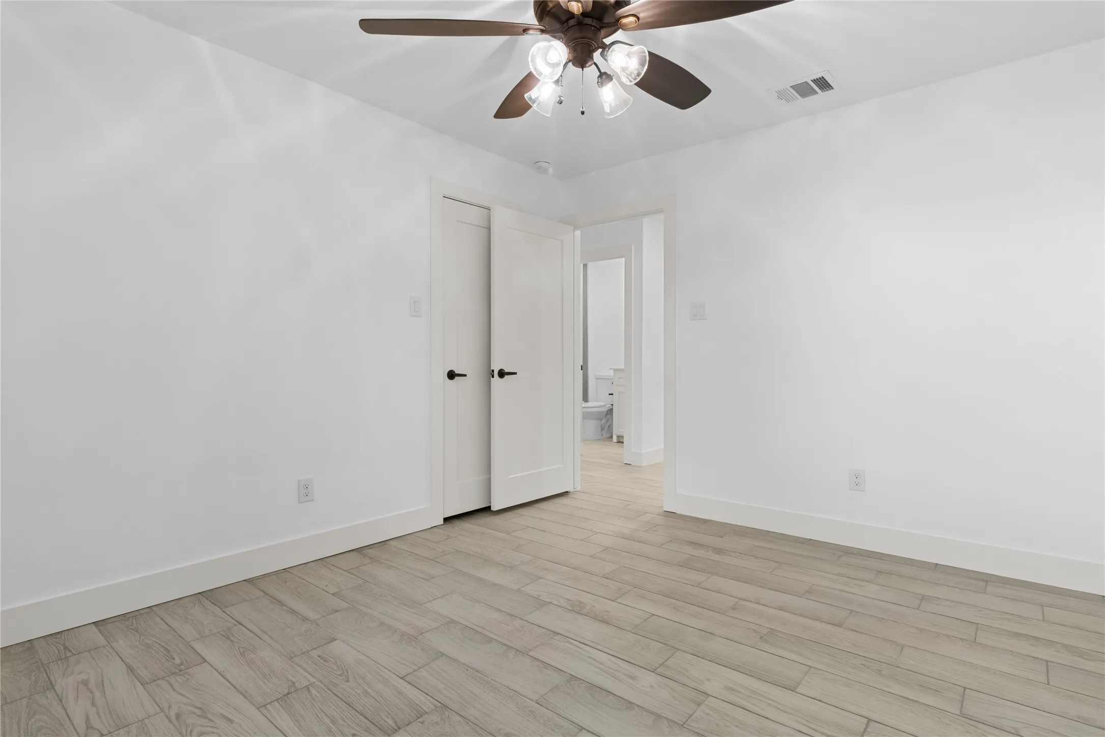 Duplex For Sale in Tarrant County , 4901 Cordova Avenue, Fort Worth, Texas 76132, 6 Bedroom, 4 Bathroom, Garage spaces, 0 Sqft, built in 1970, Preowned, Price $505,000, mls#21245633, Real Estate Agent in Fort Worth, Homes For Sale in Tarrant county, Homes For Sale in Fort Worth, Realtor in Fort Worth Texas, Real Estate Brokerage Independent Realty Texas, Luminita Cordes Realtor