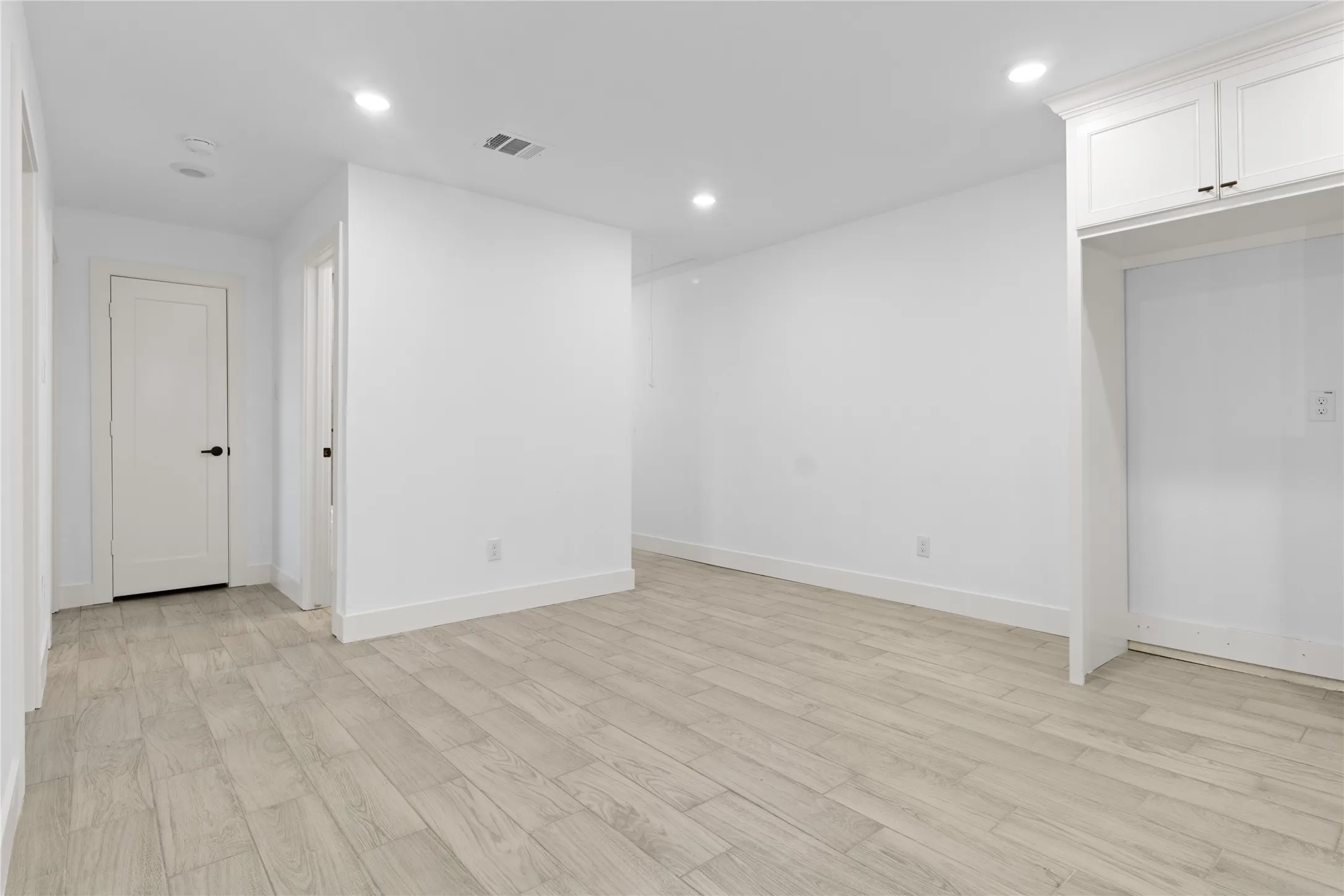 Duplex For Sale in Tarrant County , 4901 Cordova Avenue, Fort Worth, Texas 76132, 6 Bedroom, 4 Bathroom, Garage spaces, 0 Sqft, built in 1970, Preowned, Price $505,000, mls#21245633, Real Estate Agent in Fort Worth, Homes For Sale in Tarrant county, Homes For Sale in Fort Worth, Realtor in Fort Worth Texas, Real Estate Brokerage Independent Realty Texas, Luminita Cordes Realtor