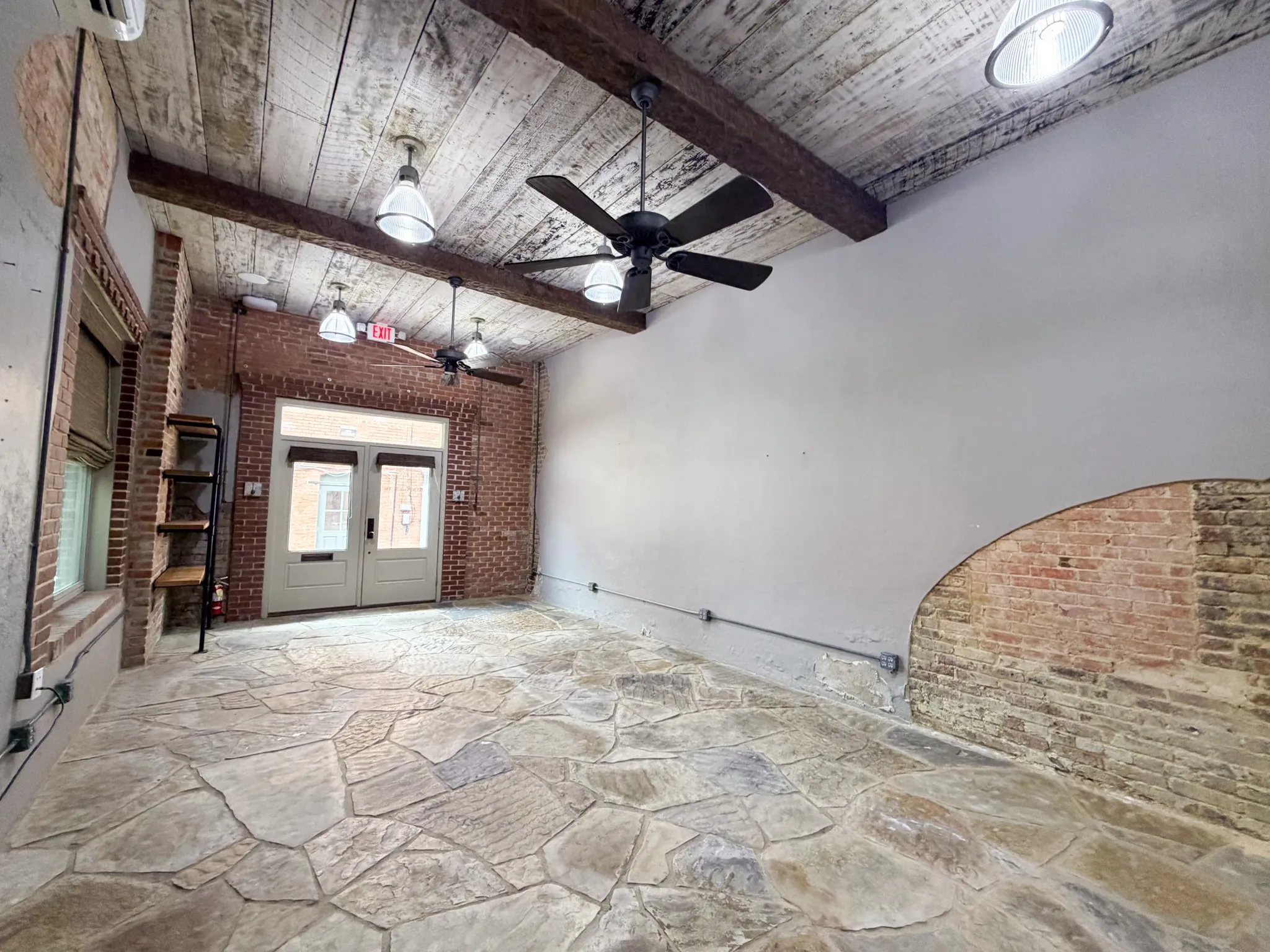 Office For Rent in Ellis County , 113 W Knox Street 300, Ennis, Texas 75119, 0, 0, Garage spaces, 0 Sqft, built in 1920, Preowned, Price $1,100, mls#21249914, Real Estate Agent in Ennis, Homes For Rent in Ellis county, Homes For Rent in Ennis, Realtor in Ennis Texas, Real Estate Brokerage Independent Realty Texas, Luminita Cordes Realtor