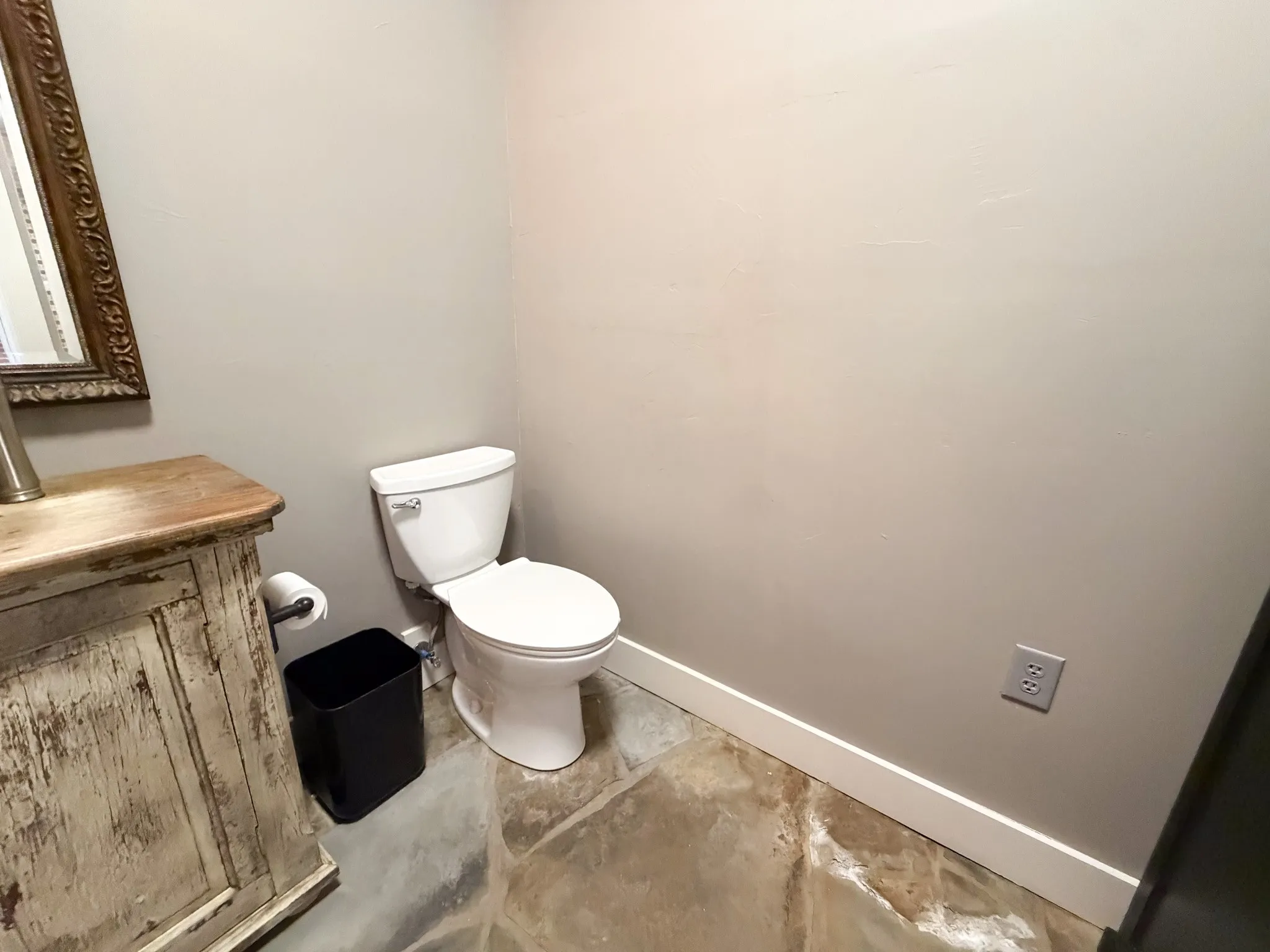 Office For Rent in Ellis County , 113 W Knox Street 300, Ennis, Texas 75119, 0, 0, Garage spaces, 0 Sqft, built in 1920, Preowned, Price $1,100, mls#21249914, Real Estate Agent in Ennis, Homes For Rent in Ellis county, Homes For Rent in Ennis, Realtor in Ennis Texas, Real Estate Brokerage Independent Realty Texas, Luminita Cordes Realtor