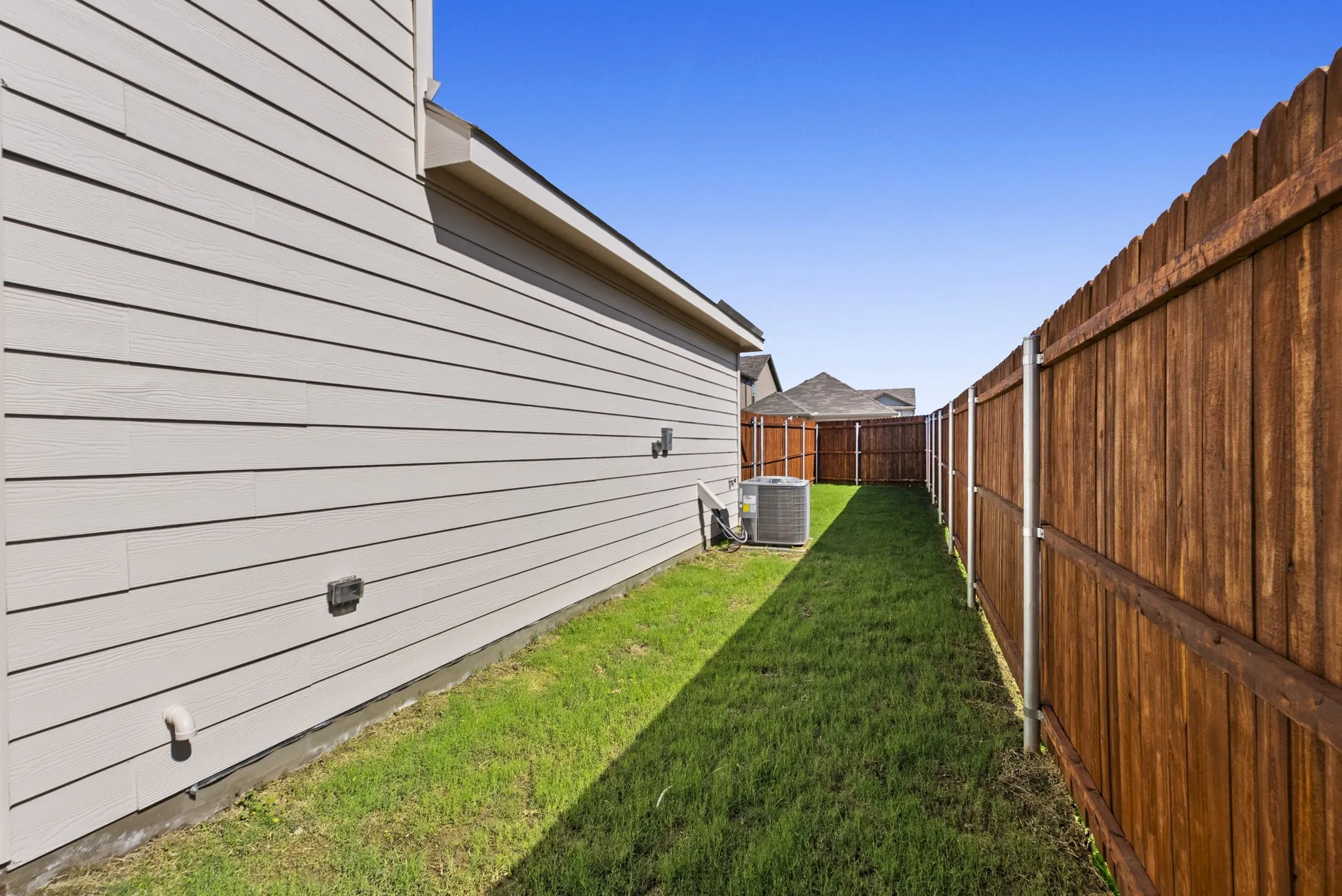 Single Family Residence For Sale in Tarrant County , 3057 Maple Orchard Lane, Fort Worth, Texas 76140, 3 Bedrooms, 3 Bathrooms, 2 Garage spaces, 1,494 Sqft, built in 2025, New Construction - Complete, Price $293,500, mls#21249934, Real Estate Agent in Fort Worth, Homes For Sale in Tarrant county, Homes For Sale in Fort Worth, Realtor in Fort Worth Texas, Real Estate Brokerage Independent Realty Texas, Luminita Cordes Realtor