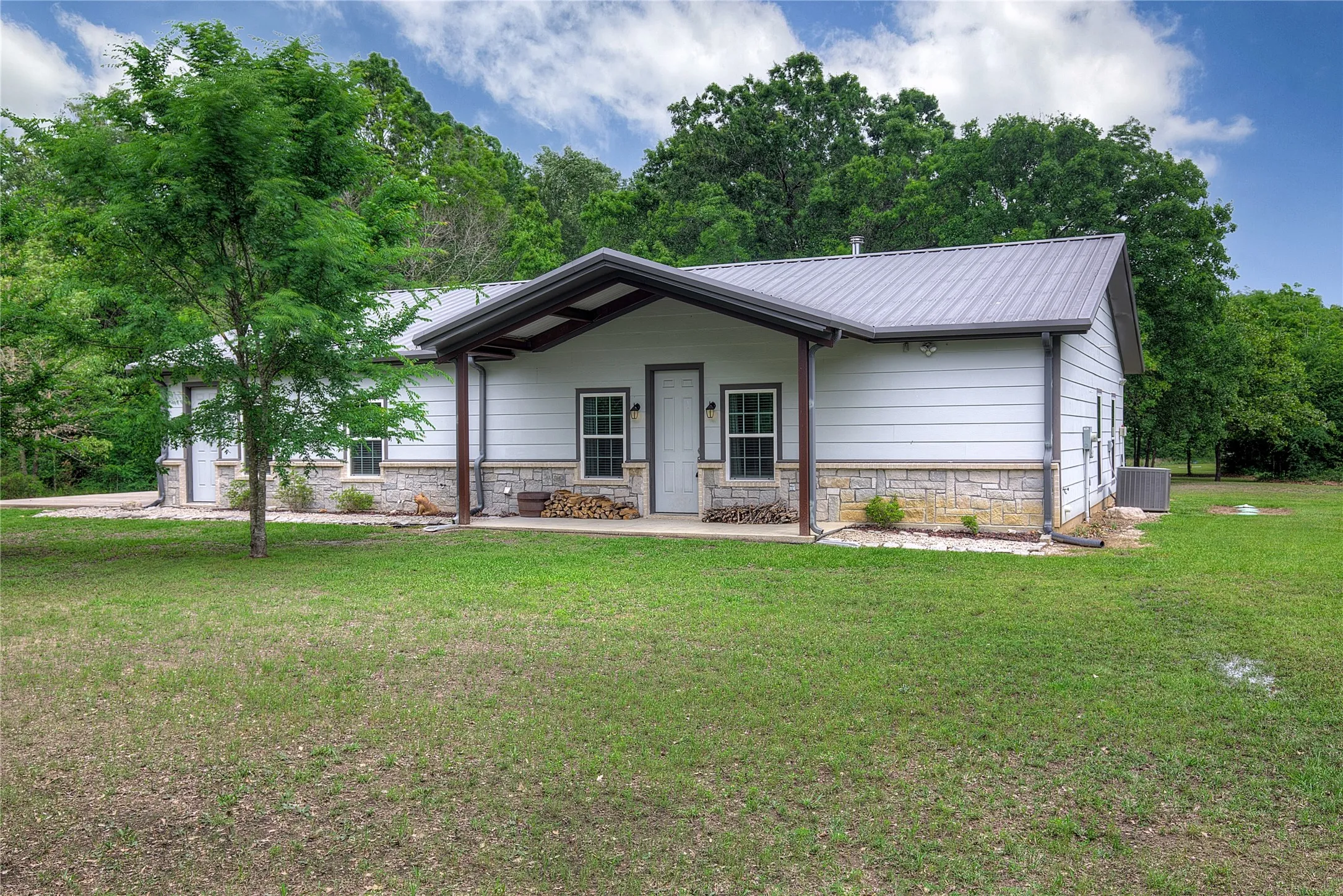 3 bedroom 2 bath well maintained home