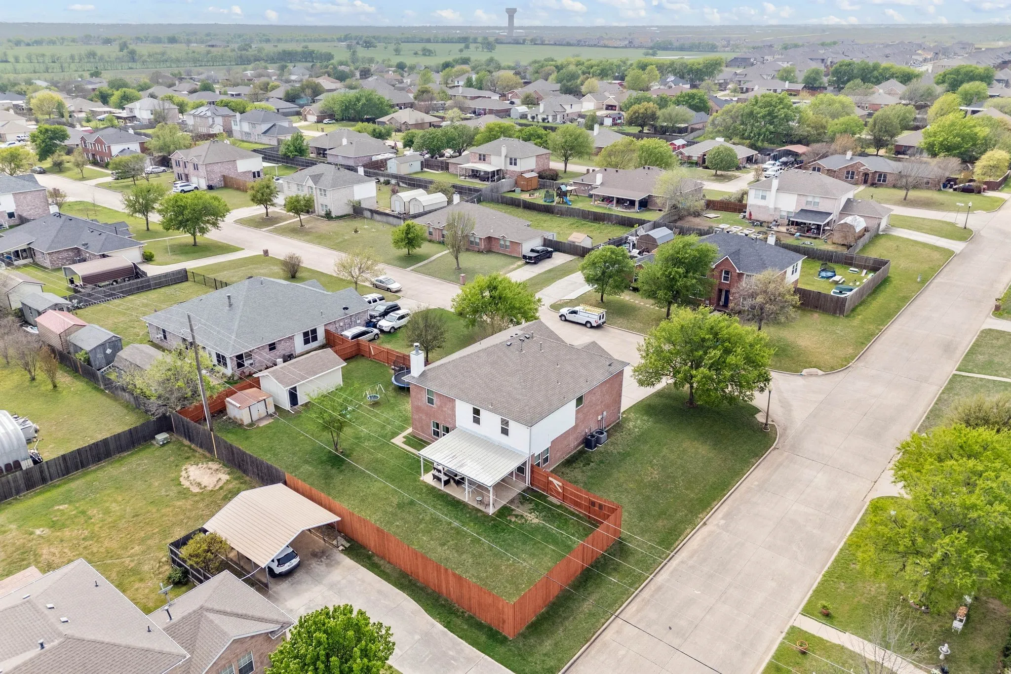 Single Family Residence For Sale in Denton County , 1040 Canyon Drive, Justin, Texas 76247, 4 Bedroom, 3 Bathroom, 3 Garage spaces, 3,095 Sqft, built in 2001, mls#21249993, Real Estate Agent in Justin, Homes For Sale in Denton county, Homes For Sale in Justin, Realtor in Justin Texas, Real Estate Brokerage Independent Realty Texas, Luminita Cordes Realtor