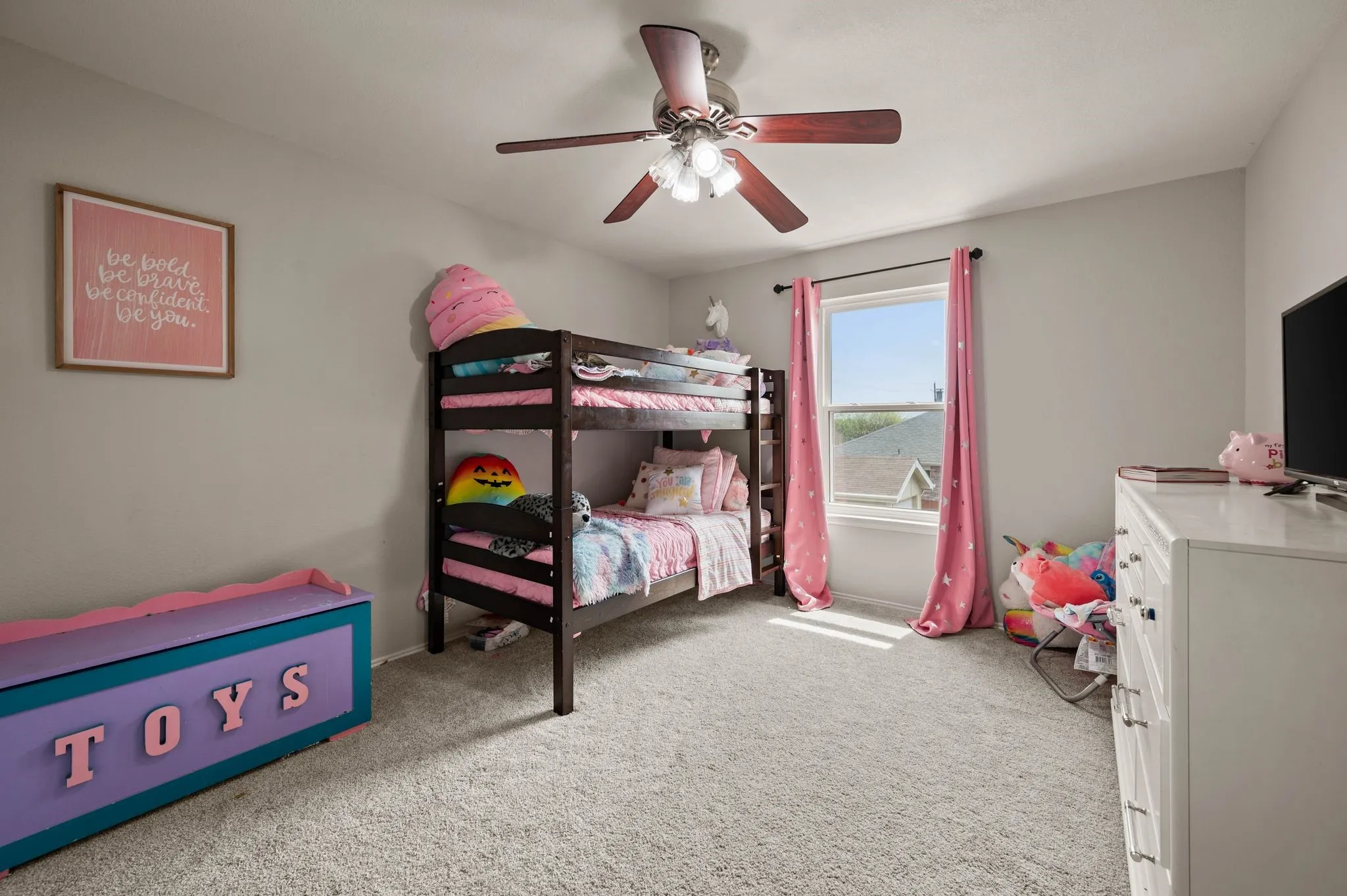 Single Family Residence For Sale in Denton County , 1040 Canyon Drive, Justin, Texas 76247, 4 Bedroom, 3 Bathroom, 3 Garage spaces, 3,095 Sqft, built in 2001, mls#21249993, Real Estate Agent in Justin, Homes For Sale in Denton county, Homes For Sale in Justin, Realtor in Justin Texas, Real Estate Brokerage Independent Realty Texas, Luminita Cordes Realtor