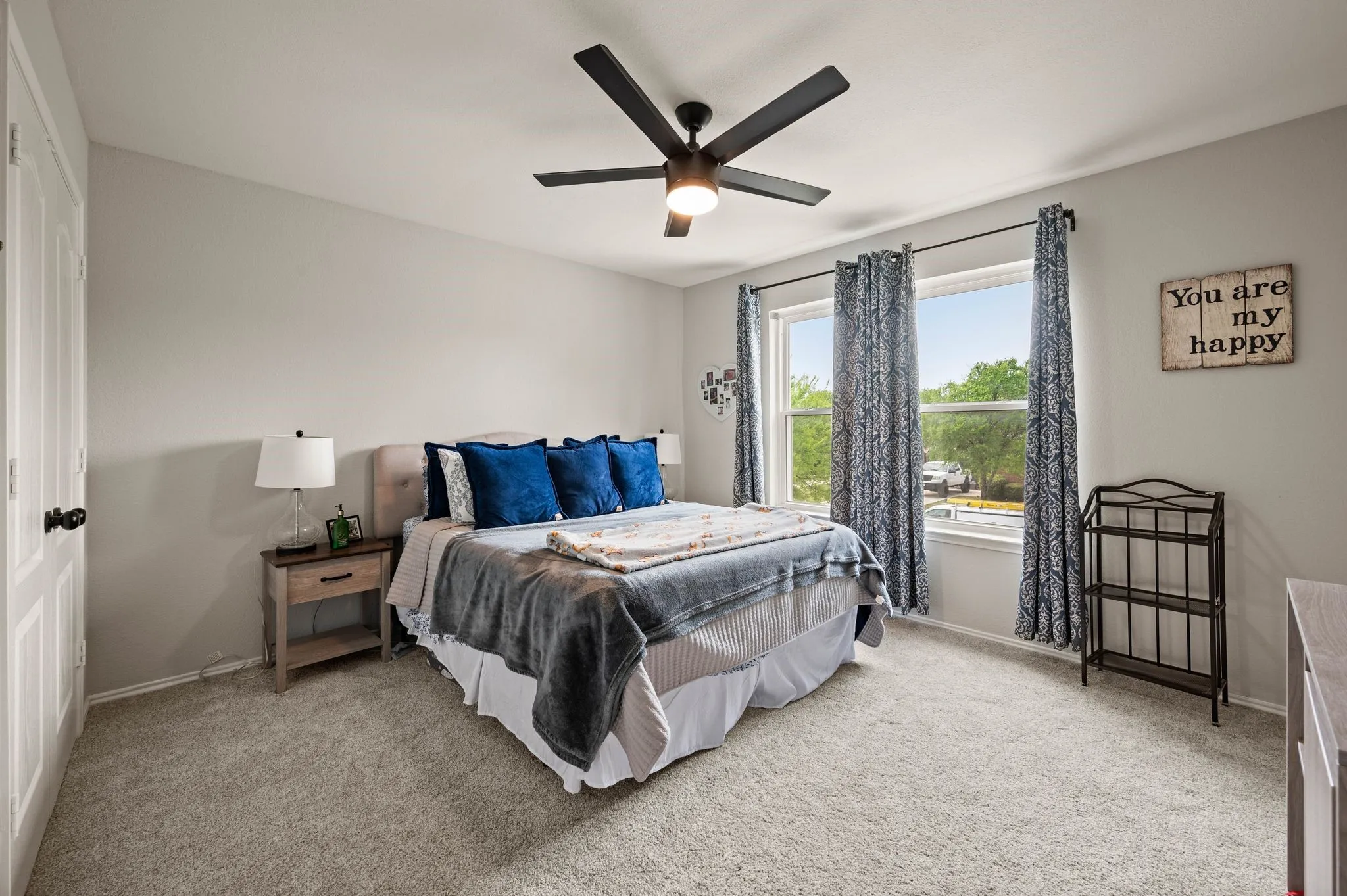 Single Family Residence For Sale in Denton County , 1040 Canyon Drive, Justin, Texas 76247, 4 Bedroom, 3 Bathroom, 3 Garage spaces, 3,095 Sqft, built in 2001, mls#21249993, Real Estate Agent in Justin, Homes For Sale in Denton county, Homes For Sale in Justin, Realtor in Justin Texas, Real Estate Brokerage Independent Realty Texas, Luminita Cordes Realtor