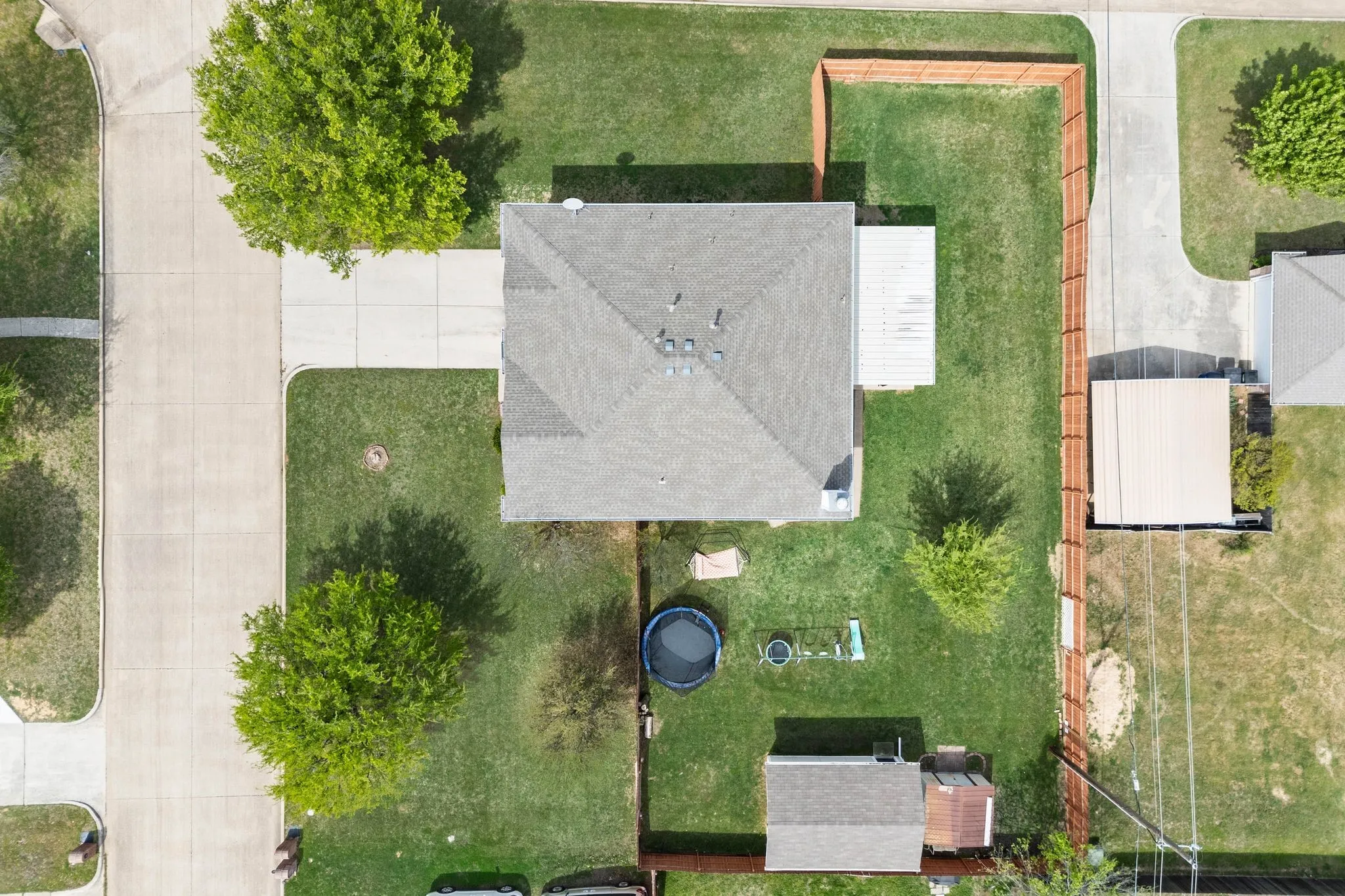 Single Family Residence For Sale in Denton County , 1040 Canyon Drive, Justin, Texas 76247, 4 Bedroom, 3 Bathroom, 3 Garage spaces, 3,095 Sqft, built in 2001, mls#21249993, Real Estate Agent in Justin, Homes For Sale in Denton county, Homes For Sale in Justin, Realtor in Justin Texas, Real Estate Brokerage Independent Realty Texas, Luminita Cordes Realtor