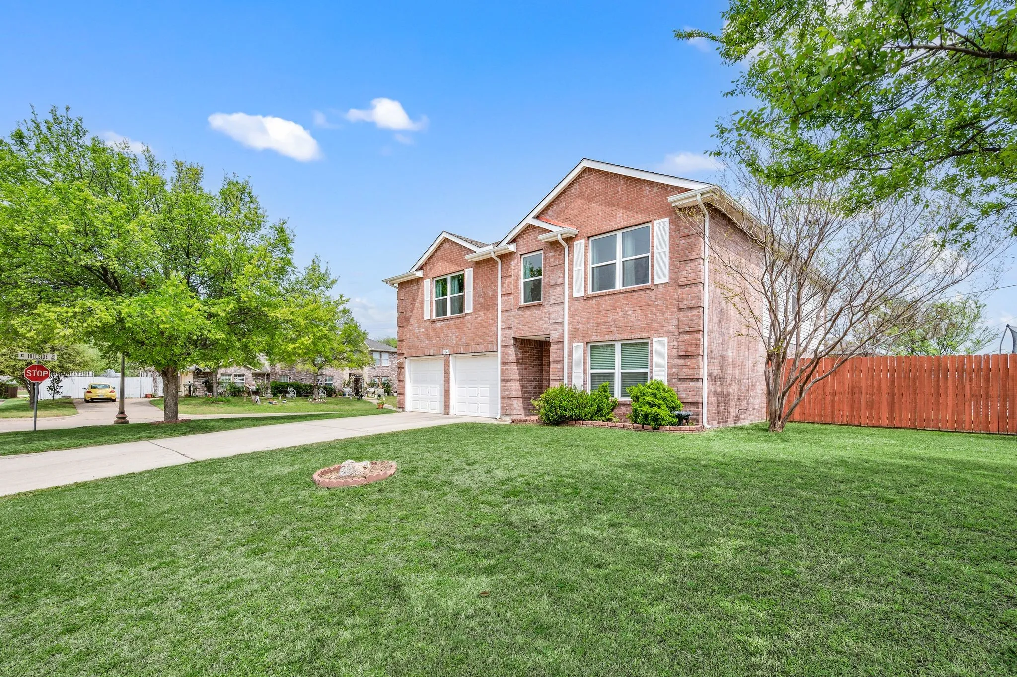 Single Family Residence For Sale in Denton County , 1040 Canyon Drive, Justin, Texas 76247, 4 Bedroom, 3 Bathroom, 3 Garage spaces, 3,095 Sqft, built in 2001, mls#21249993, Real Estate Agent in Justin, Homes For Sale in Denton county, Homes For Sale in Justin, Realtor in Justin Texas, Real Estate Brokerage Independent Realty Texas, Luminita Cordes Realtor
