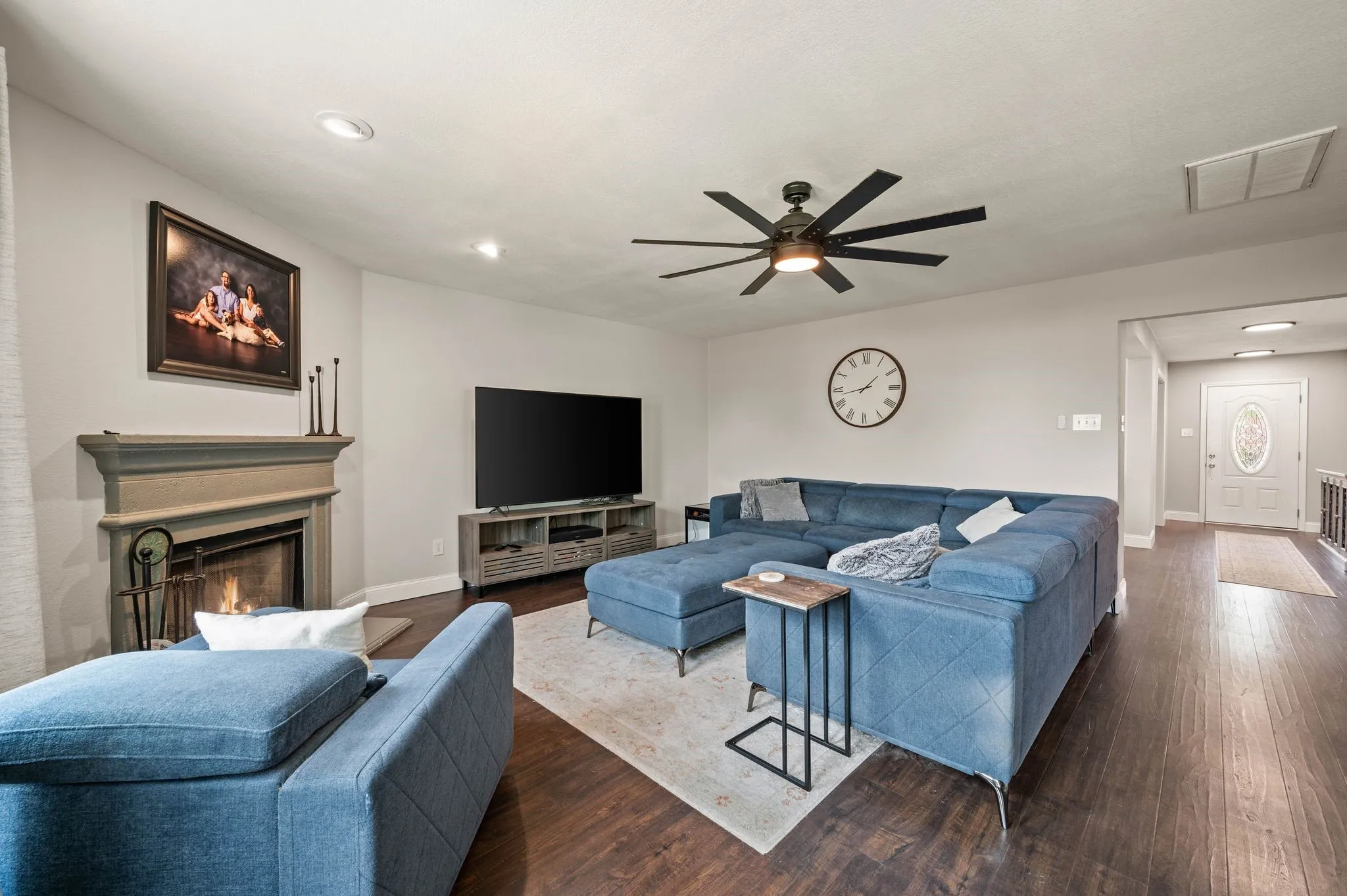Single Family Residence For Sale in Denton County , 1040 Canyon Drive, Justin, Texas 76247, 4 Bedroom, 3 Bathroom, 3 Garage spaces, 3,095 Sqft, built in 2001, mls#21249993, Real Estate Agent in Justin, Homes For Sale in Denton county, Homes For Sale in Justin, Realtor in Justin Texas, Real Estate Brokerage Independent Realty Texas, Luminita Cordes Realtor