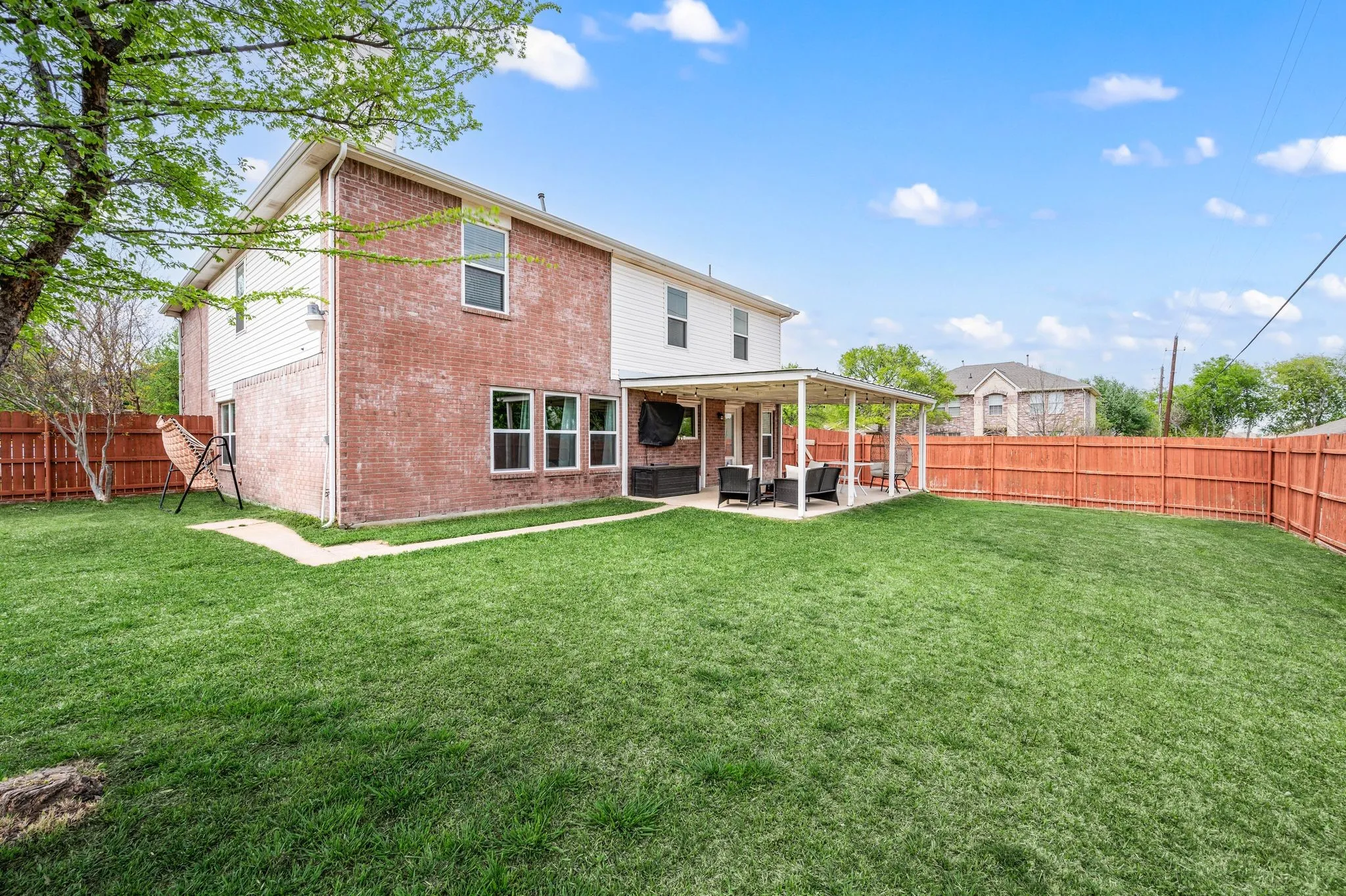Single Family Residence For Sale in Denton County , 1040 Canyon Drive, Justin, Texas 76247, 4 Bedroom, 3 Bathroom, 3 Garage spaces, 3,095 Sqft, built in 2001, mls#21249993, Real Estate Agent in Justin, Homes For Sale in Denton county, Homes For Sale in Justin, Realtor in Justin Texas, Real Estate Brokerage Independent Realty Texas, Luminita Cordes Realtor