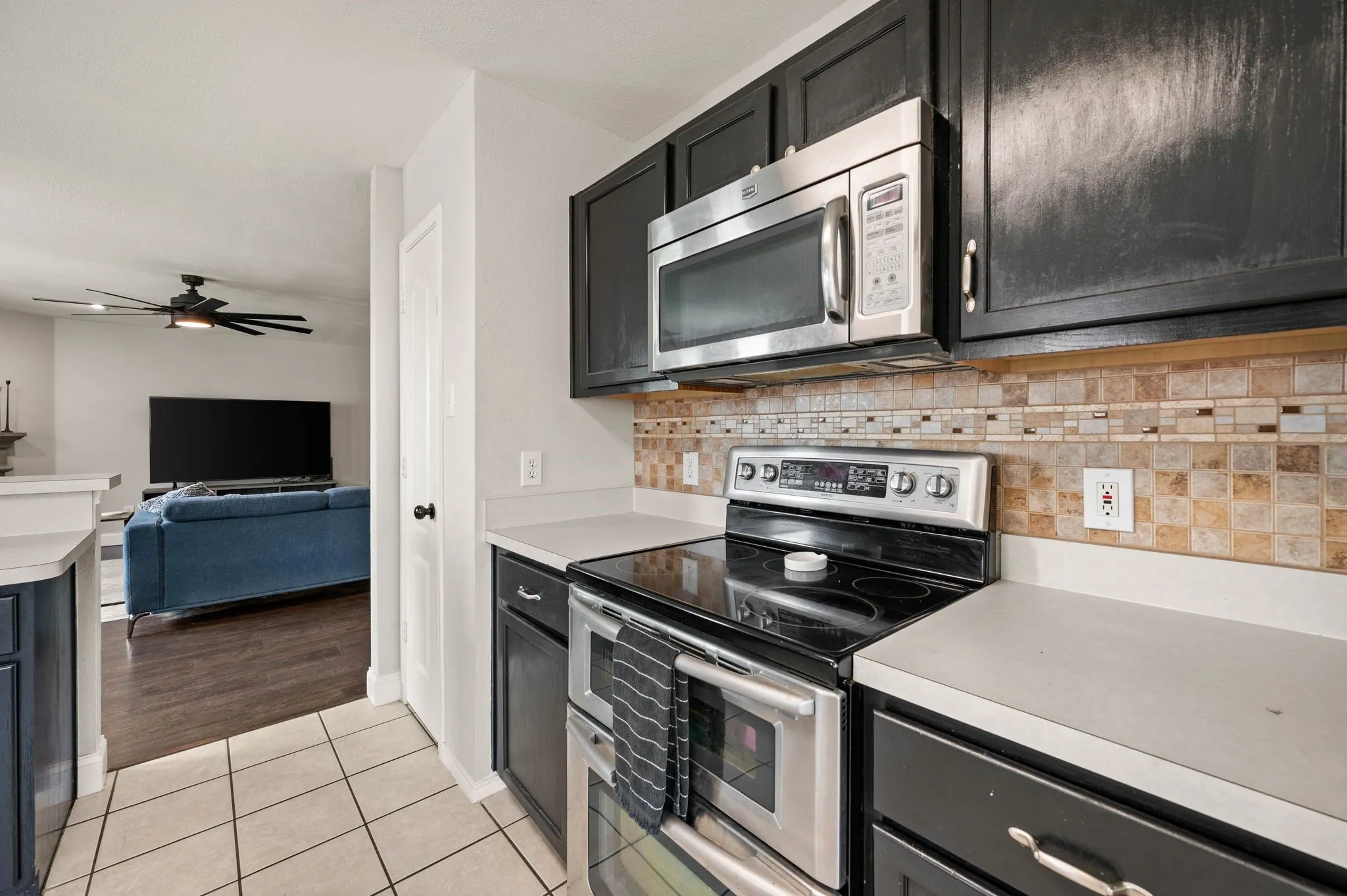Single Family Residence For Sale in Denton County , 1040 Canyon Drive, Justin, Texas 76247, 4 Bedroom, 3 Bathroom, 3 Garage spaces, 3,095 Sqft, built in 2001, mls#21249993, Real Estate Agent in Justin, Homes For Sale in Denton county, Homes For Sale in Justin, Realtor in Justin Texas, Real Estate Brokerage Independent Realty Texas, Luminita Cordes Realtor