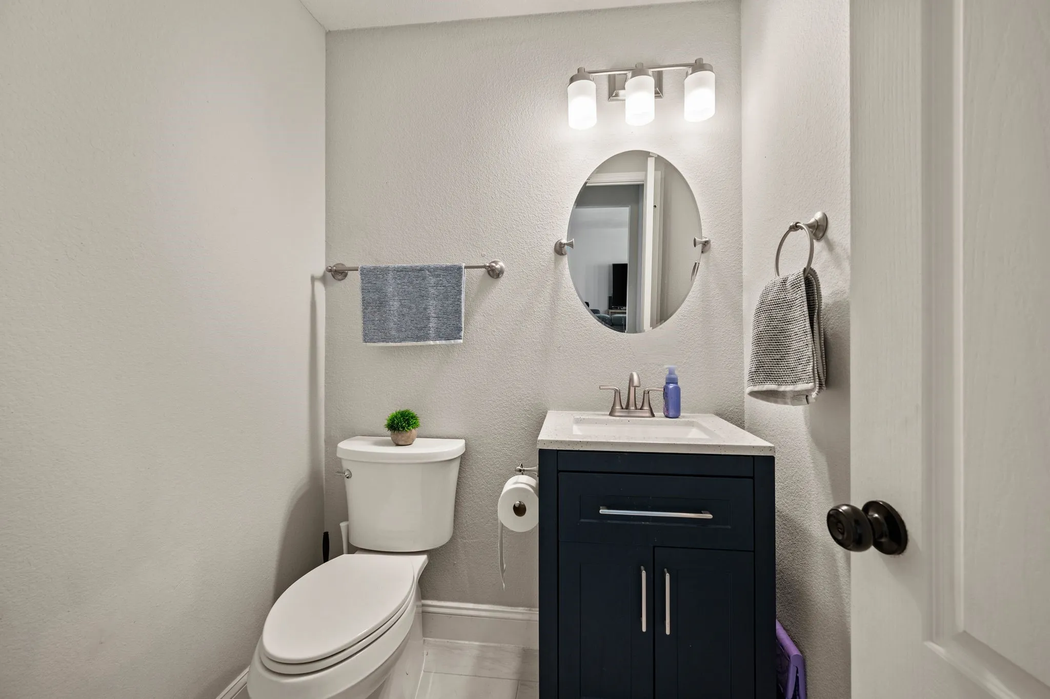 Single Family Residence For Sale in Denton County , 1040 Canyon Drive, Justin, Texas 76247, 4 Bedroom, 3 Bathroom, 3 Garage spaces, 3,095 Sqft, built in 2001, mls#21249993, Real Estate Agent in Justin, Homes For Sale in Denton county, Homes For Sale in Justin, Realtor in Justin Texas, Real Estate Brokerage Independent Realty Texas, Luminita Cordes Realtor