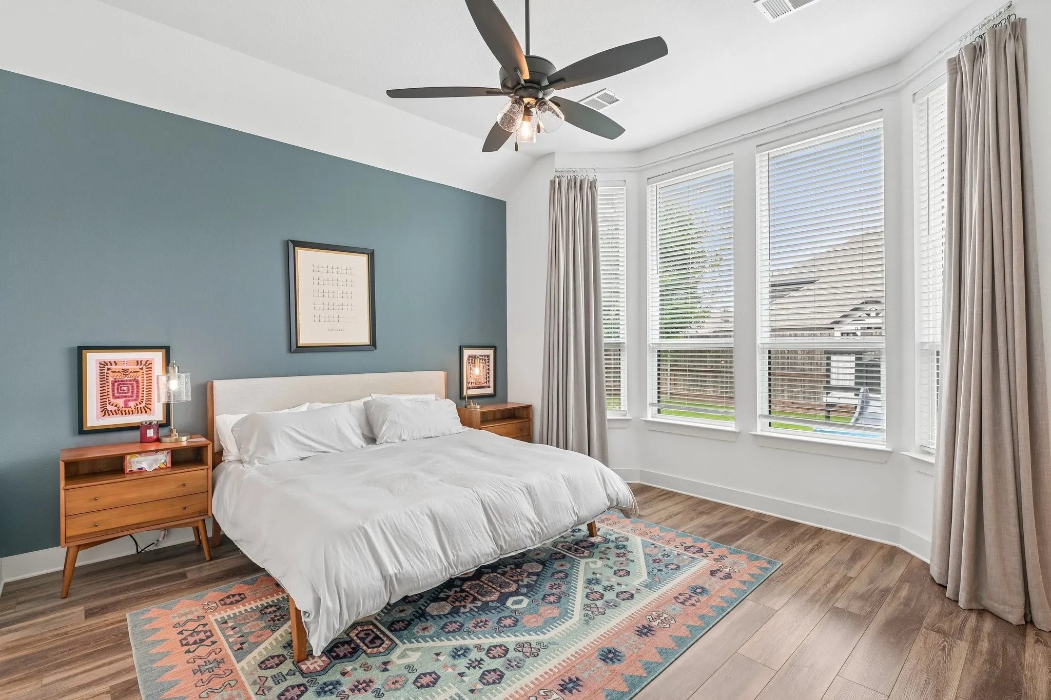 Single Family Residence For Sale in Ellis County , 449 Country Meadows Boulevard, Waxahachie, Texas 75165, 4 Bedroom, 4 Bathroom, 3 Garage spaces, 2,890 Sqft, built in 2021, mls#21248017, Real Estate Agent in Waxahachie, Homes For Sale in Ellis county, Homes For Sale in Waxahachie, Realtor in Waxahachie Texas, Real Estate Brokerage Independent Realty Texas, Luminita Cordes Realtor