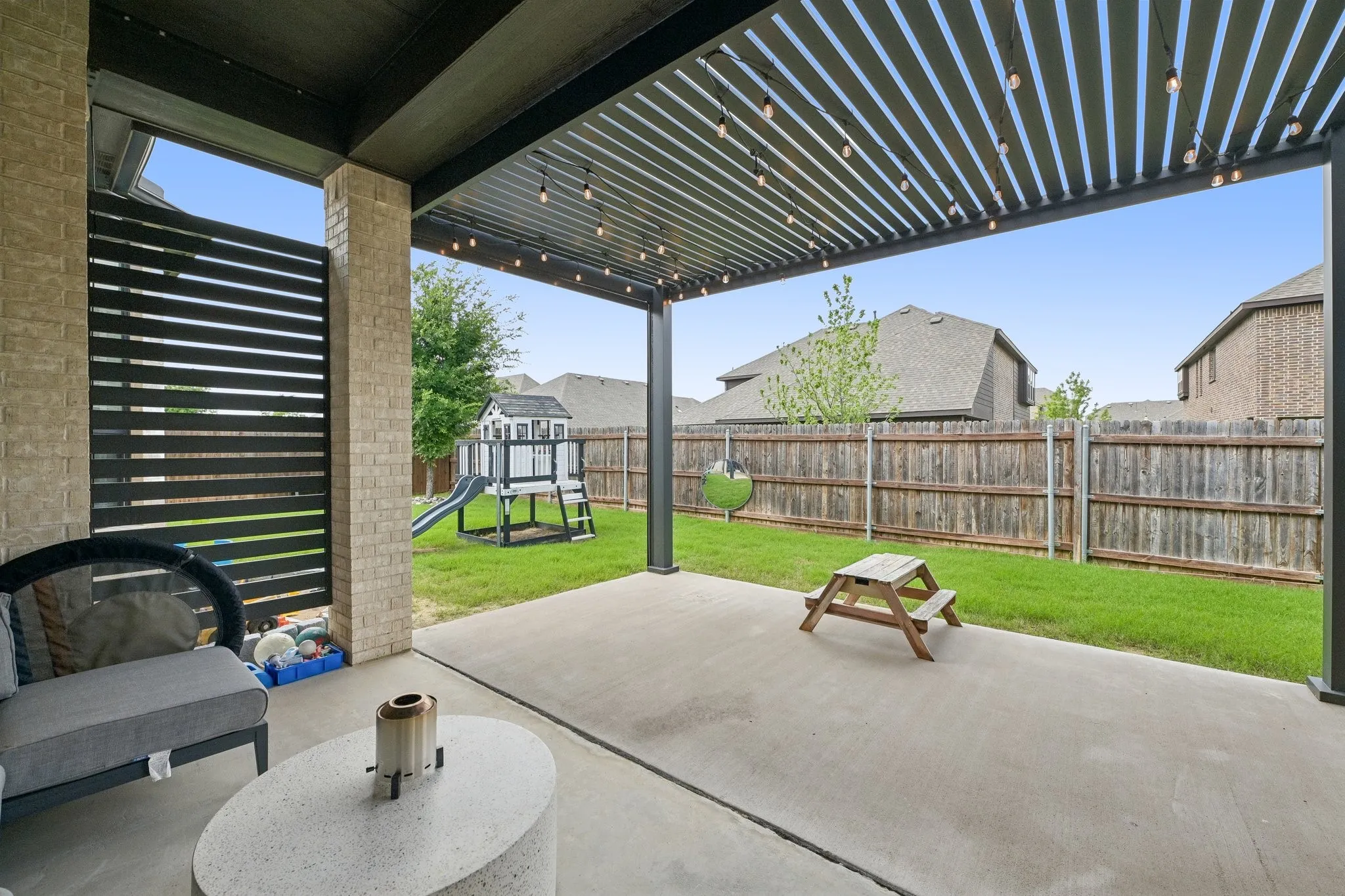 Single Family Residence For Sale in Ellis County , 449 Country Meadows Boulevard, Waxahachie, Texas 75165, 4 Bedroom, 4 Bathroom, 3 Garage spaces, 2,890 Sqft, built in 2021, mls#21248017, Real Estate Agent in Waxahachie, Homes For Sale in Ellis county, Homes For Sale in Waxahachie, Realtor in Waxahachie Texas, Real Estate Brokerage Independent Realty Texas, Luminita Cordes Realtor