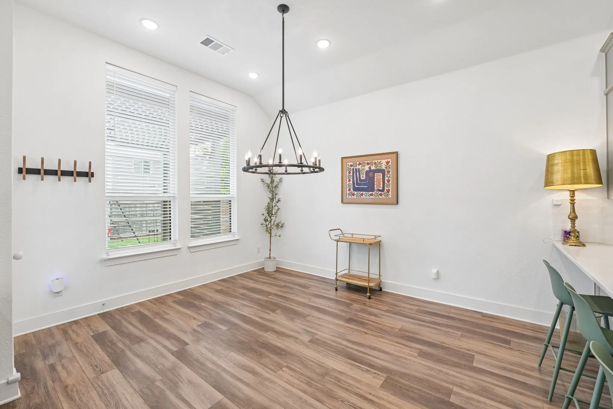Single Family Residence For Sale in Ellis County , 449 Country Meadows Boulevard, Waxahachie, Texas 75165, 4 Bedroom, 4 Bathroom, 3 Garage spaces, 2,890 Sqft, built in 2021, mls#21248017, Real Estate Agent in Waxahachie, Homes For Sale in Ellis county, Homes For Sale in Waxahachie, Realtor in Waxahachie Texas, Real Estate Brokerage Independent Realty Texas, Luminita Cordes Realtor