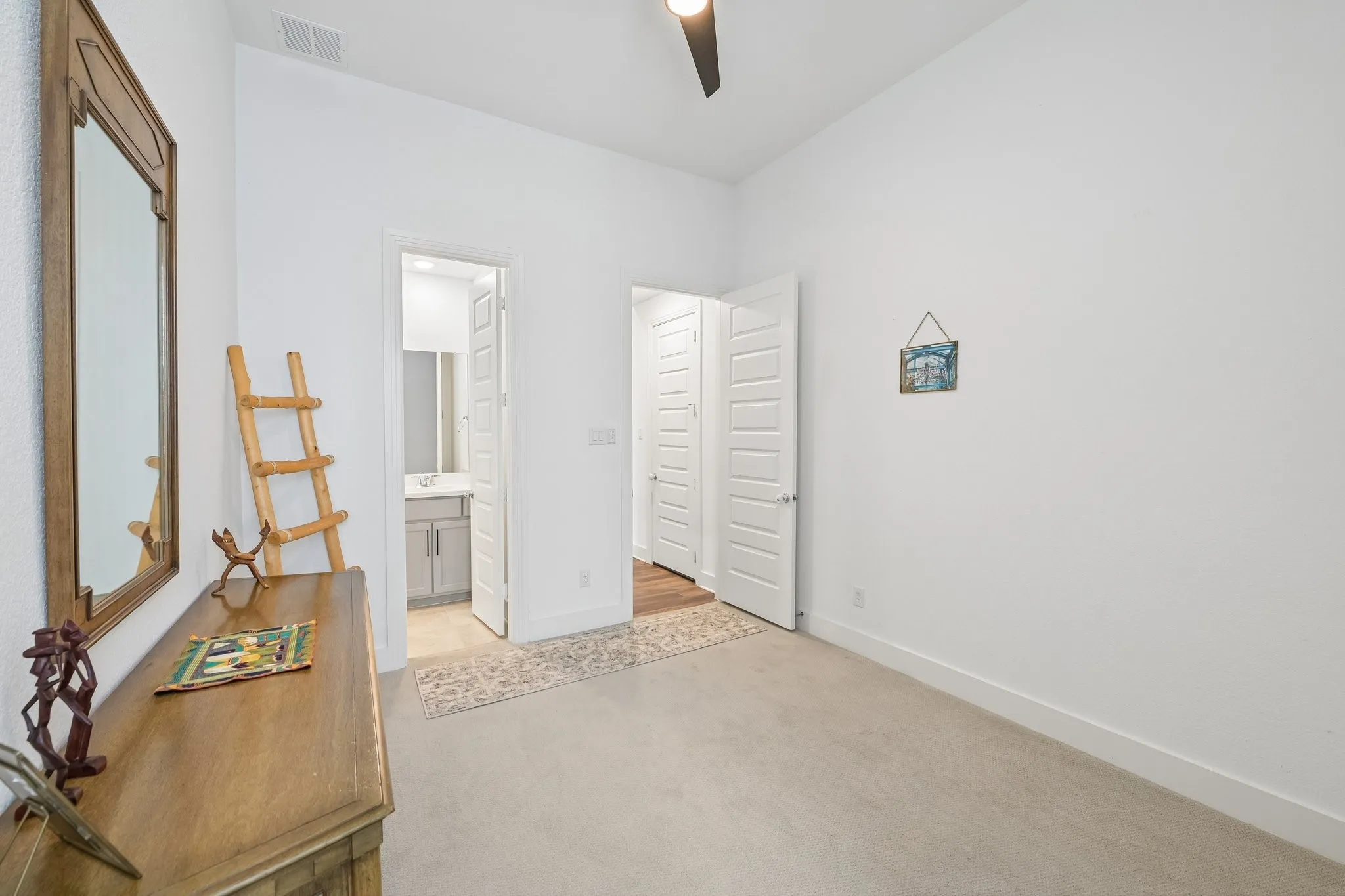 Single Family Residence For Sale in Ellis County , 449 Country Meadows Boulevard, Waxahachie, Texas 75165, 4 Bedroom, 4 Bathroom, 3 Garage spaces, 2,890 Sqft, built in 2021, mls#21248017, Real Estate Agent in Waxahachie, Homes For Sale in Ellis county, Homes For Sale in Waxahachie, Realtor in Waxahachie Texas, Real Estate Brokerage Independent Realty Texas, Luminita Cordes Realtor