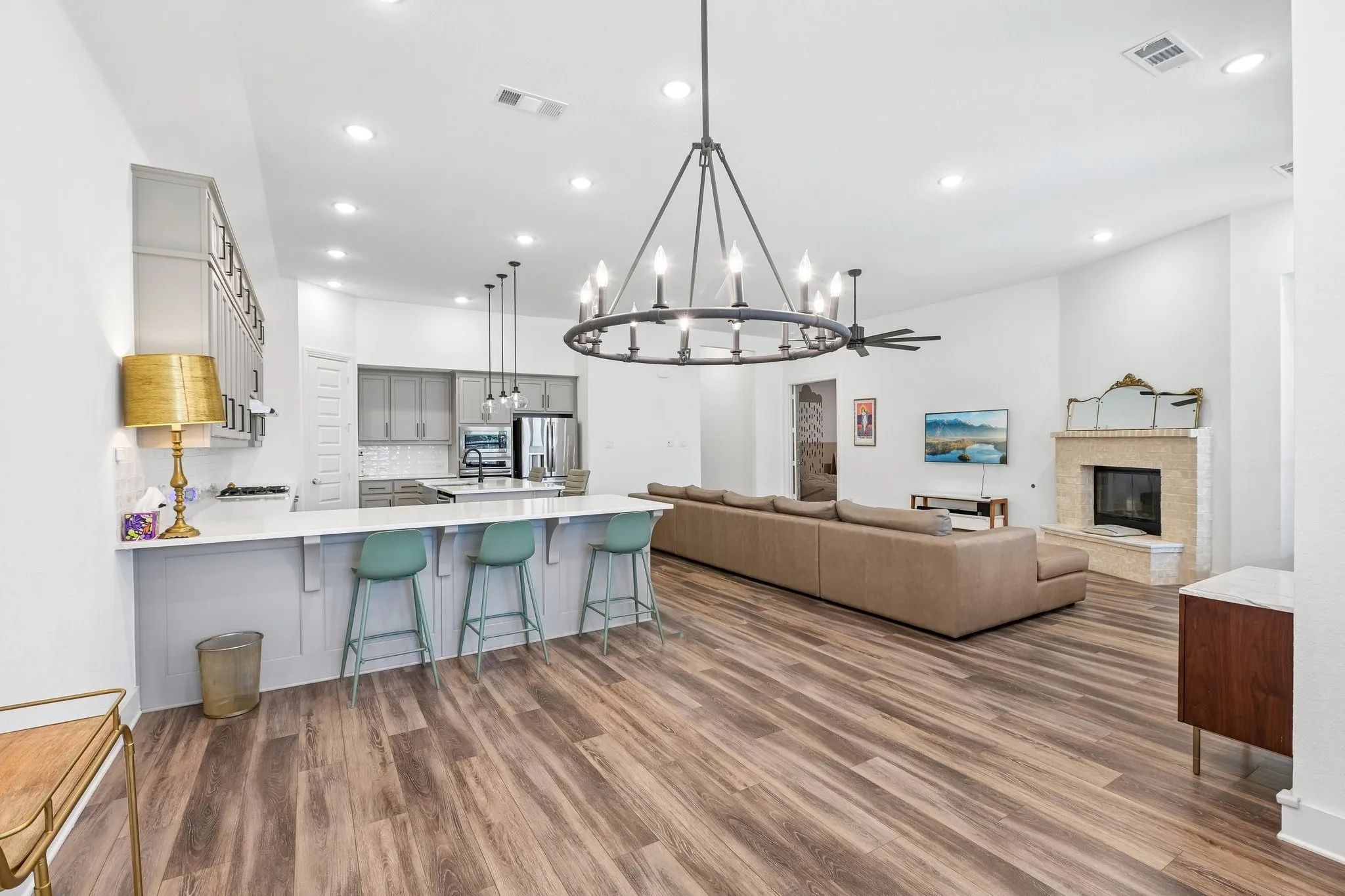Single Family Residence For Sale in Ellis County , 449 Country Meadows Boulevard, Waxahachie, Texas 75165, 4 Bedroom, 4 Bathroom, 3 Garage spaces, 2,890 Sqft, built in 2021, mls#21248017, Real Estate Agent in Waxahachie, Homes For Sale in Ellis county, Homes For Sale in Waxahachie, Realtor in Waxahachie Texas, Real Estate Brokerage Independent Realty Texas, Luminita Cordes Realtor
