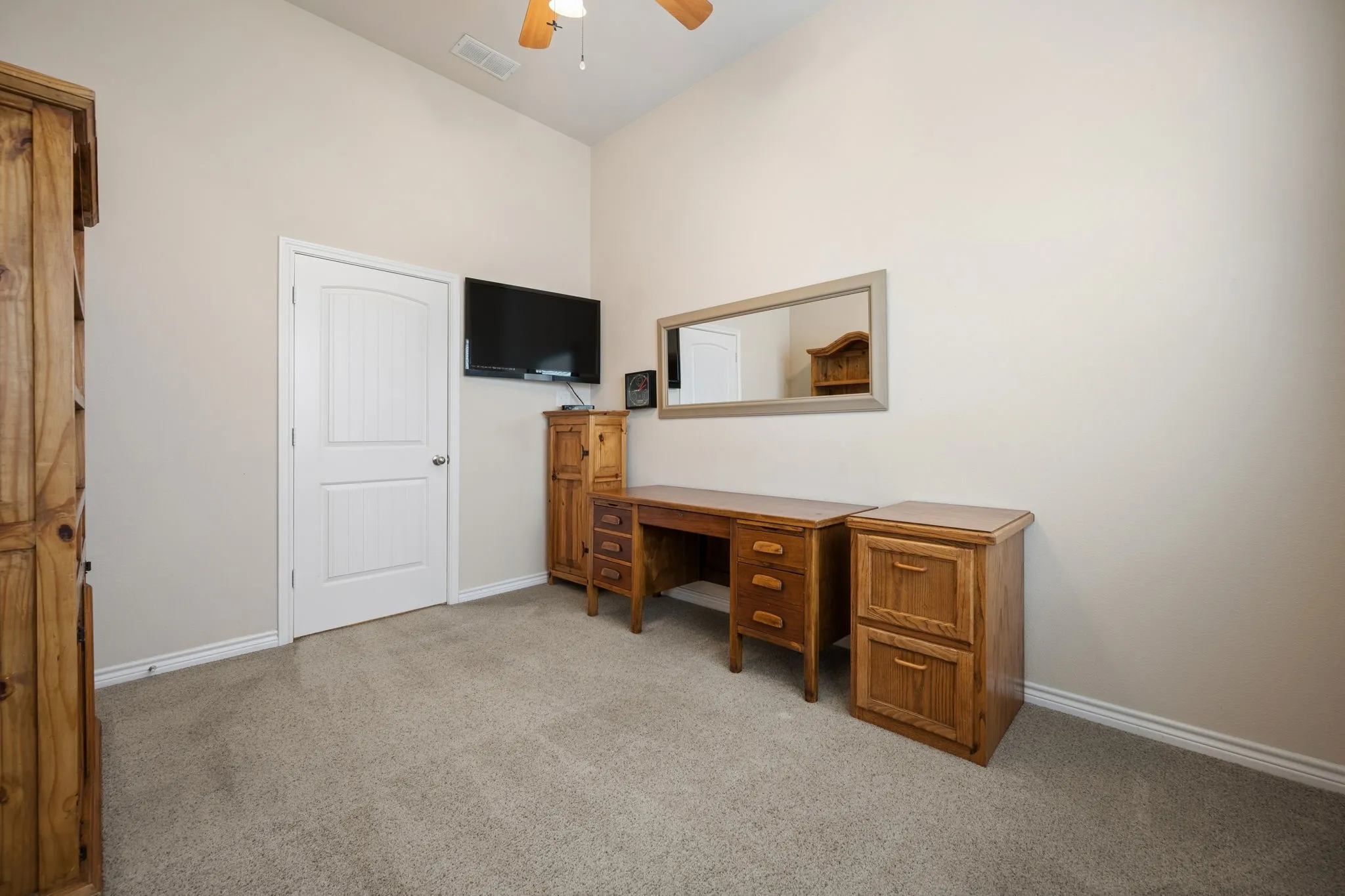Bedroom, Office, Combo, or Multi Purpose Room...