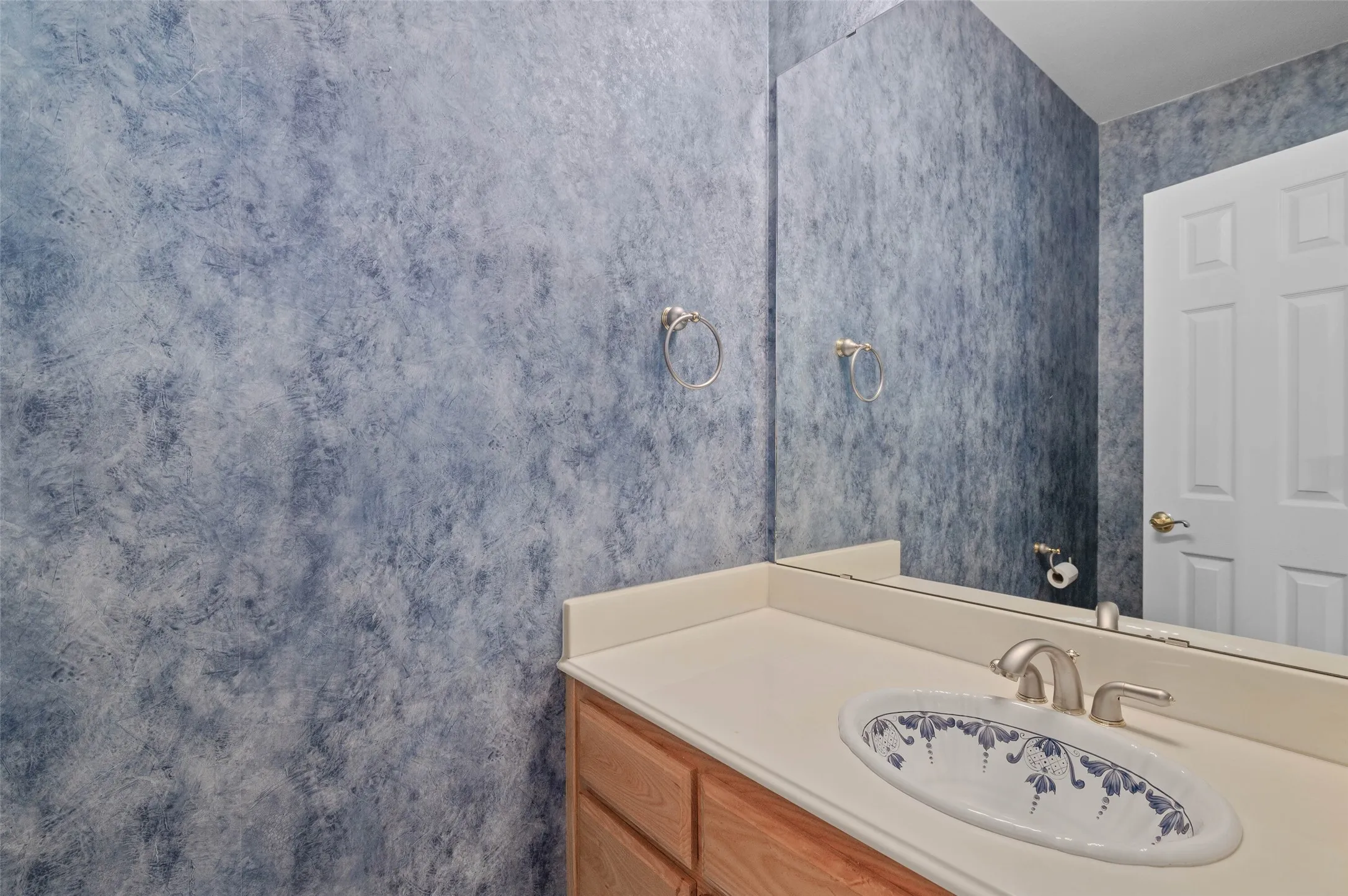 Downstairs half-bath.
