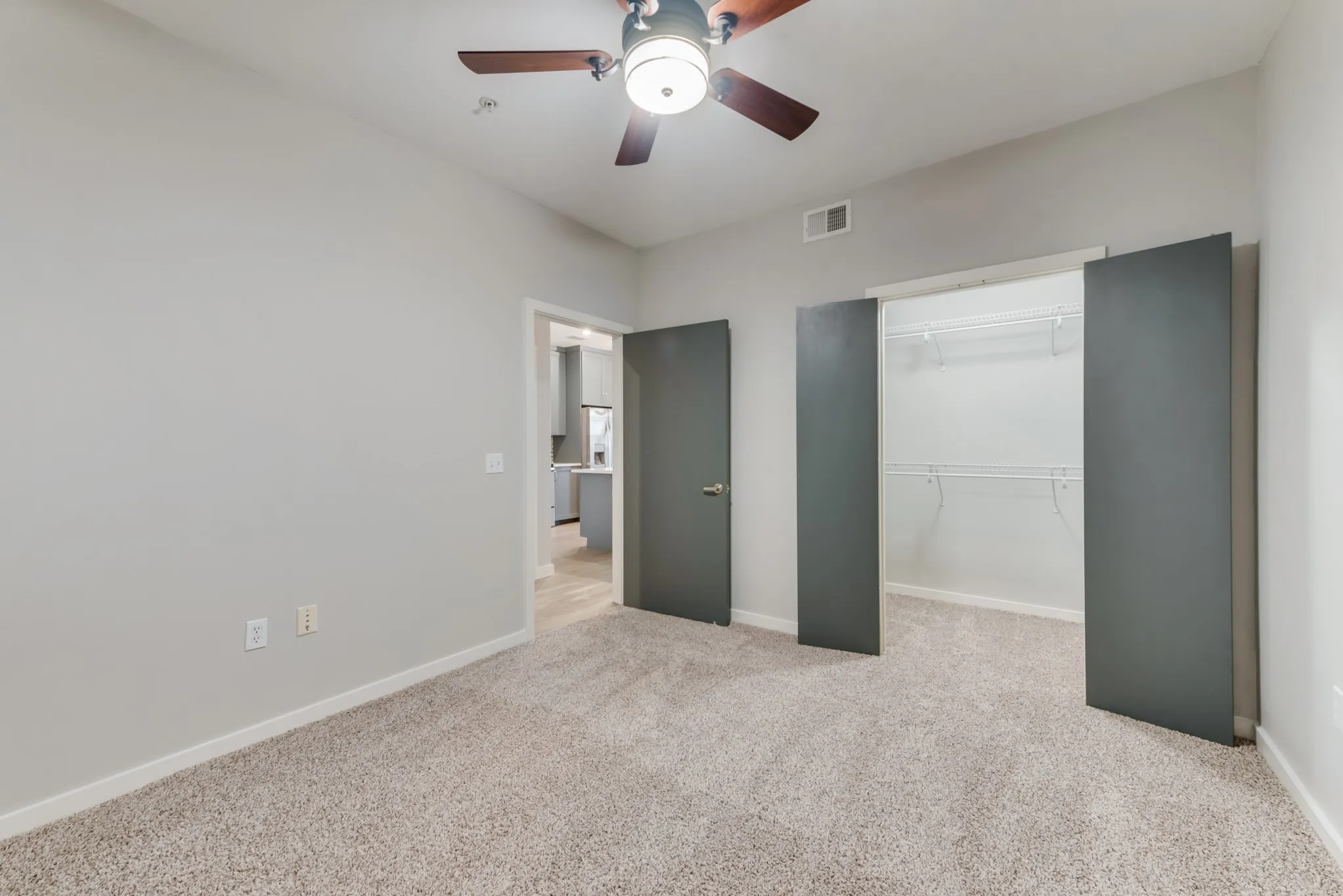 Condominium For Sale in Dallas County , 5609 Smu Boulevard 207, Dallas, Texas 75206, 2 Bedroom, 2 Bathroom, 1 Garage spaces, 1,025 Sqft, built in 2008, Preowned, mls#21249679, Real Estate Agent in Dallas, Homes For Sale in Dallas county, Homes For Sale in Dallas, Realtor in Dallas Texas, Real Estate Brokerage Independent Realty Texas, Luminita Cordes Realtor