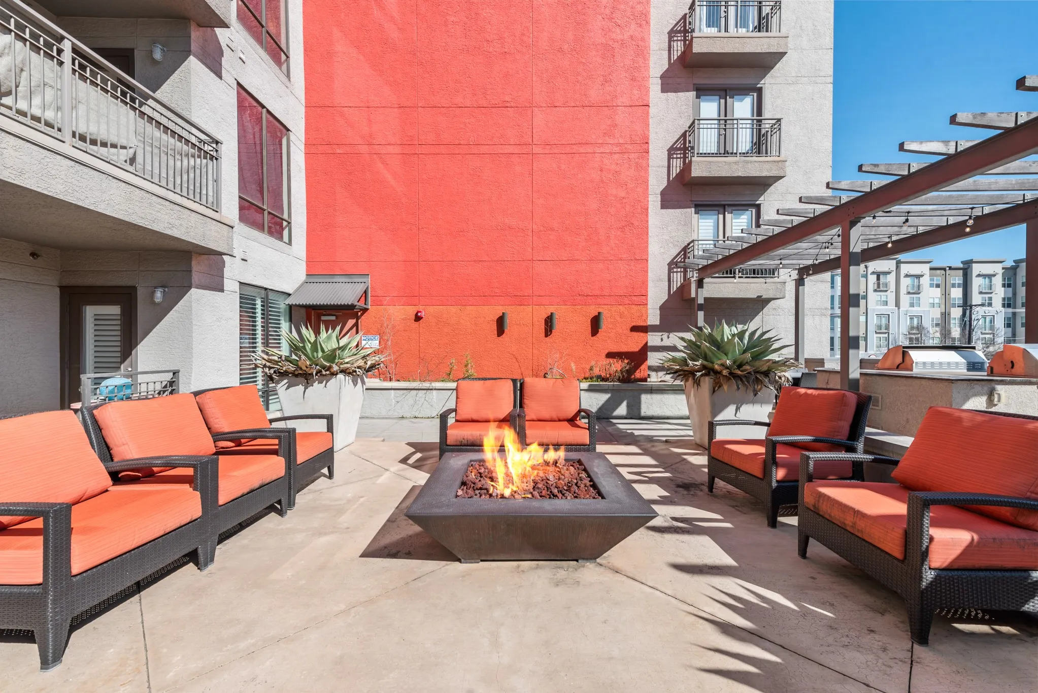 Condominium For Sale in Dallas County , 5609 Smu Boulevard 207, Dallas, Texas 75206, 2 Bedroom, 2 Bathroom, 1 Garage spaces, 1,025 Sqft, built in 2008, Preowned, mls#21249679, Real Estate Agent in Dallas, Homes For Sale in Dallas county, Homes For Sale in Dallas, Realtor in Dallas Texas, Real Estate Brokerage Independent Realty Texas, Luminita Cordes Realtor