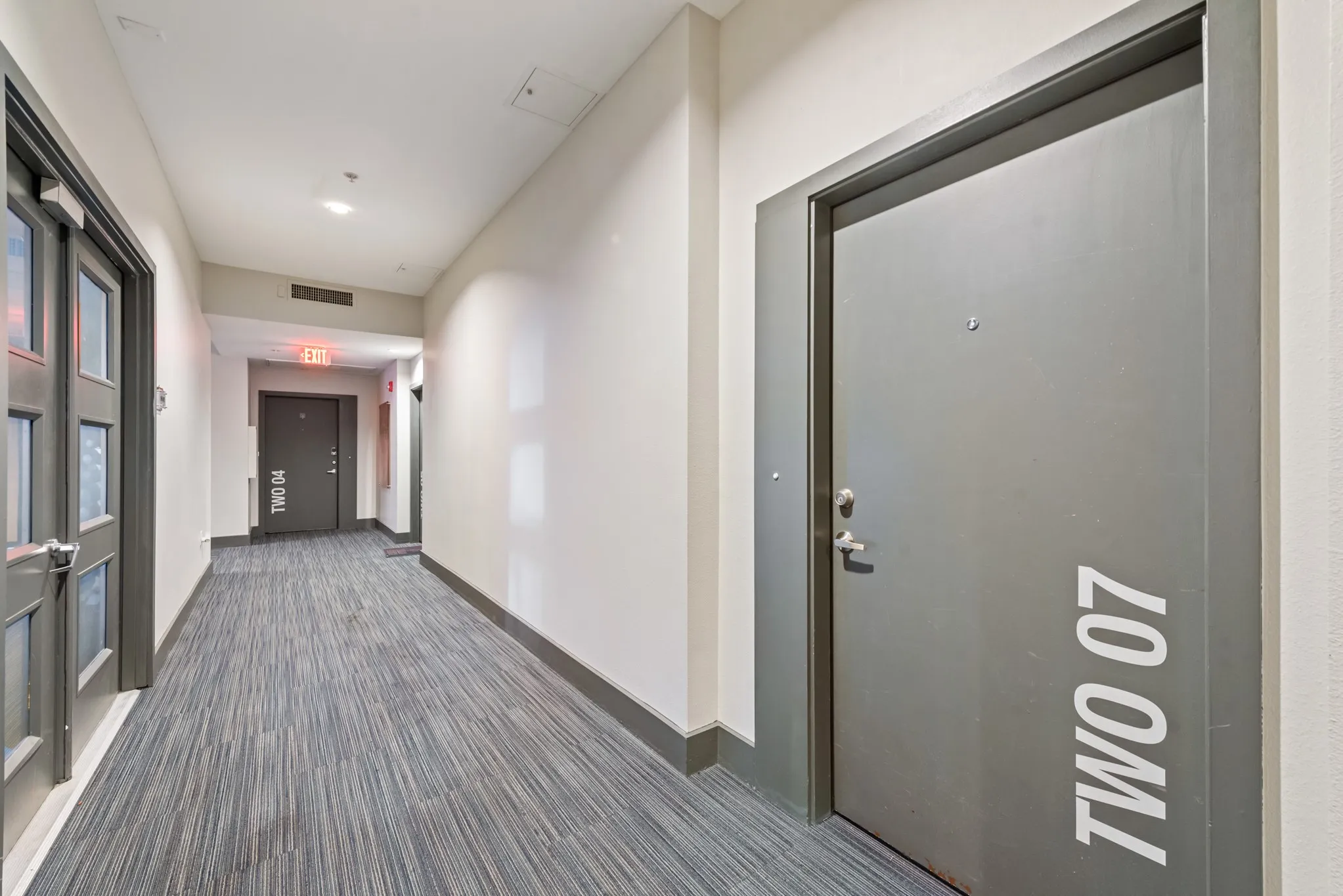 Condominium For Sale in Dallas County , 5609 Smu Boulevard 207, Dallas, Texas 75206, 2 Bedroom, 2 Bathroom, 1 Garage spaces, 1,025 Sqft, built in 2008, Preowned, mls#21249679, Real Estate Agent in Dallas, Homes For Sale in Dallas county, Homes For Sale in Dallas, Realtor in Dallas Texas, Real Estate Brokerage Independent Realty Texas, Luminita Cordes Realtor