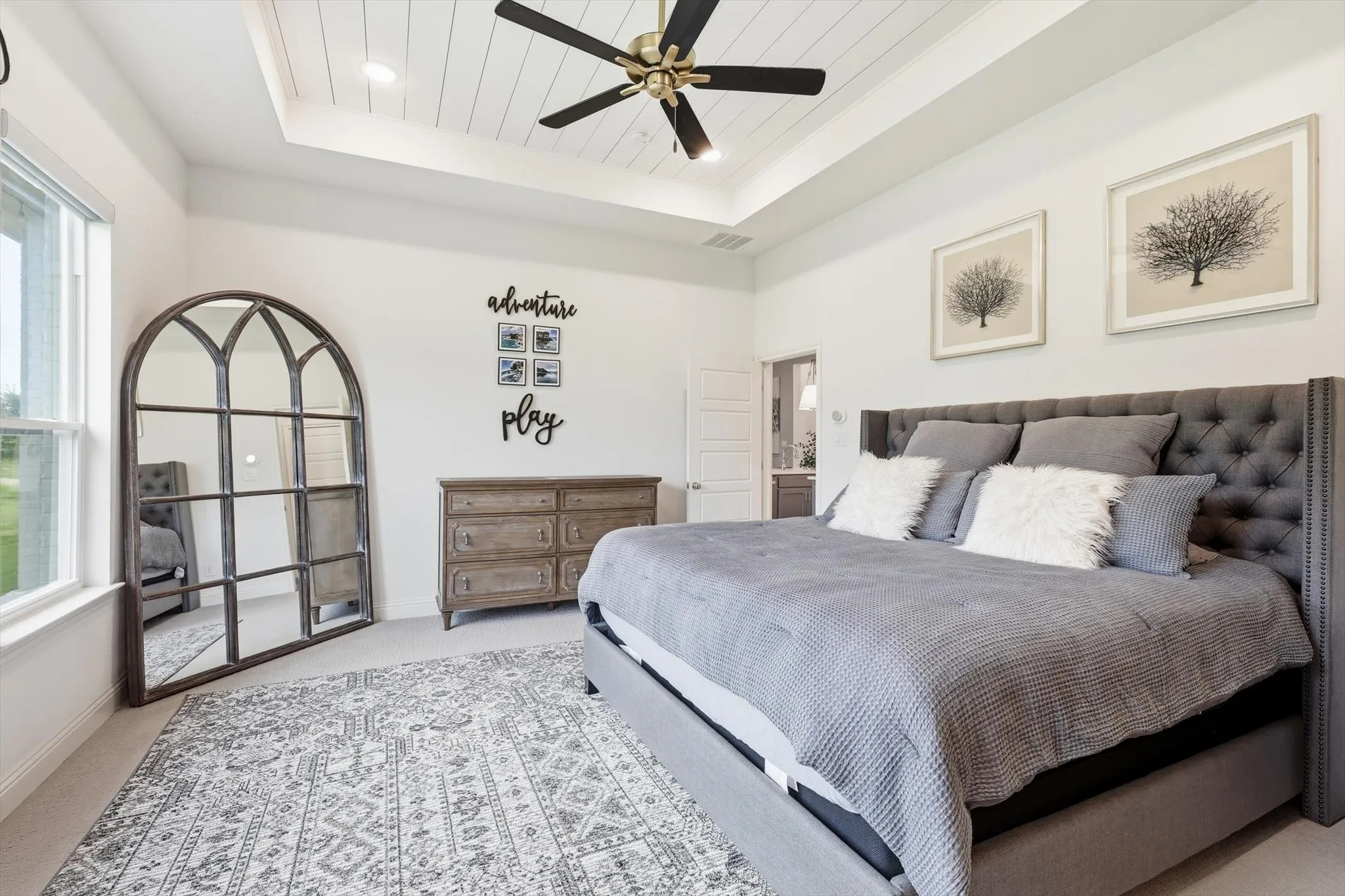 Single Family Residence For Sale in Parker County , 200 Finney Drive, Weatherford, Texas 76085, 4 Bedroom, 3 Bathroom, 3 Garage spaces, 2,644 Sqft, built in 2021, mls#21248029, Real Estate Agent in Weatherford, Homes For Sale in Parker county, Homes For Sale in Weatherford, Realtor in Weatherford Texas, Real Estate Brokerage Independent Realty Texas, Luminita Cordes Realtor