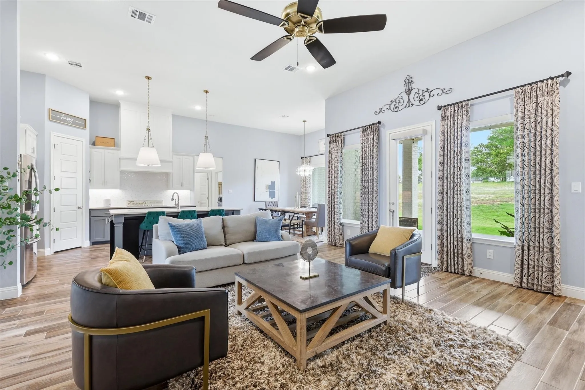 Single Family Residence For Sale in Parker County , 200 Finney Drive, Weatherford, Texas 76085, 4 Bedroom, 3 Bathroom, 3 Garage spaces, 2,644 Sqft, built in 2021, mls#21248029, Real Estate Agent in Weatherford, Homes For Sale in Parker county, Homes For Sale in Weatherford, Realtor in Weatherford Texas, Real Estate Brokerage Independent Realty Texas, Luminita Cordes Realtor