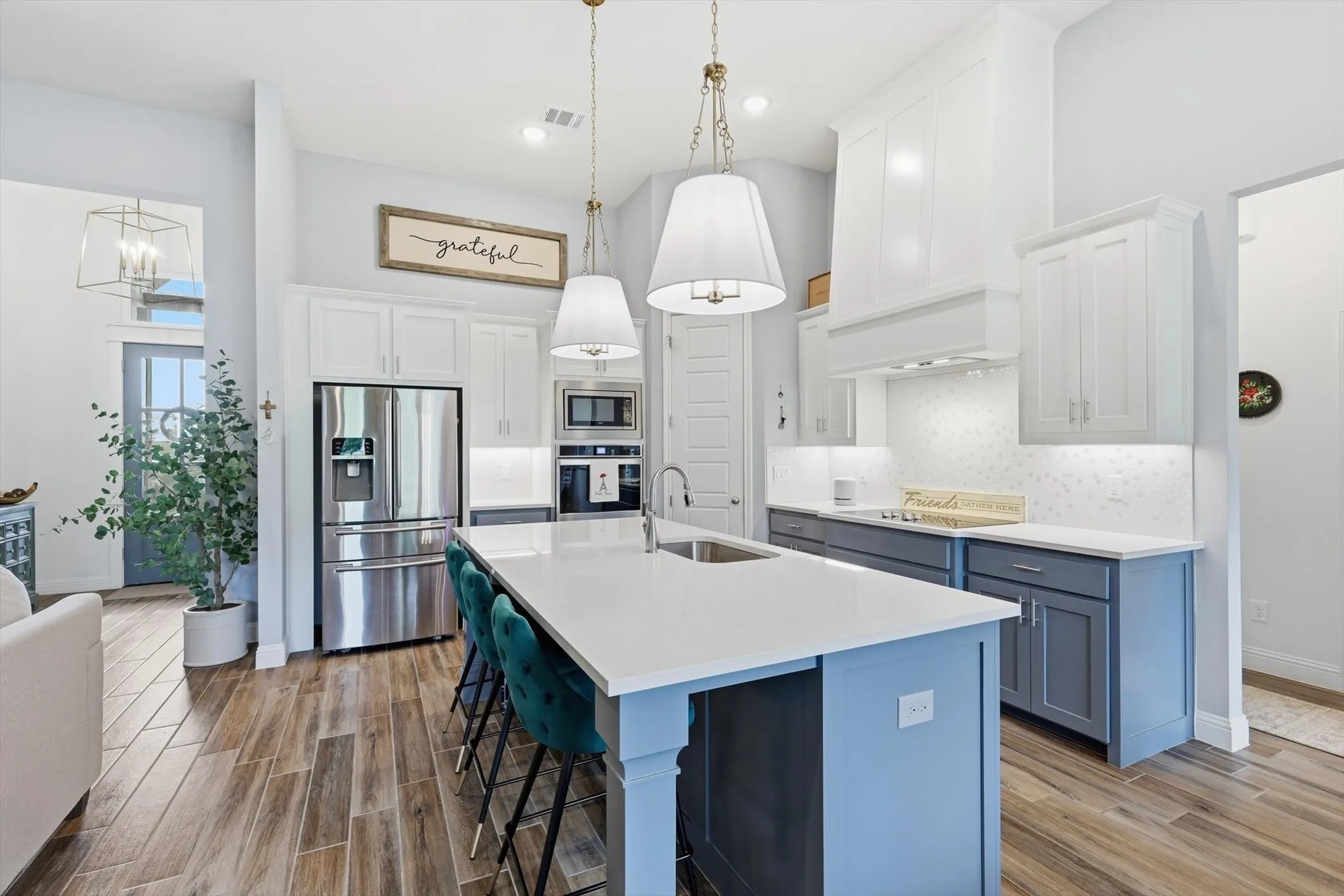 Single Family Residence For Sale in Parker County , 200 Finney Drive, Weatherford, Texas 76085, 4 Bedroom, 3 Bathroom, 3 Garage spaces, 2,644 Sqft, built in 2021, mls#21248029, Real Estate Agent in Weatherford, Homes For Sale in Parker county, Homes For Sale in Weatherford, Realtor in Weatherford Texas, Real Estate Brokerage Independent Realty Texas, Luminita Cordes Realtor