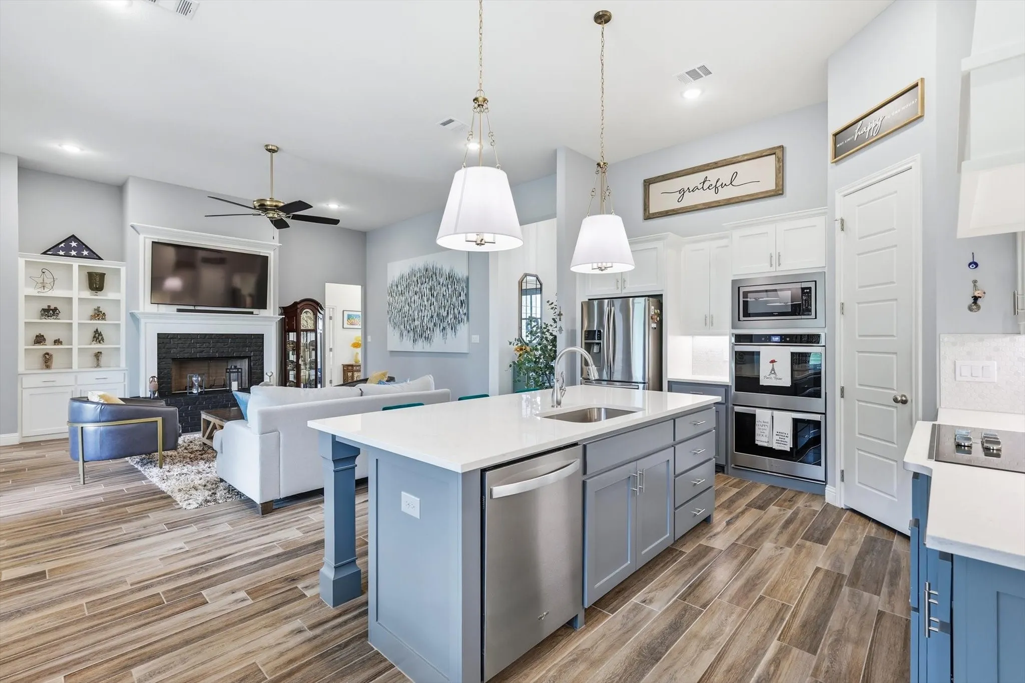 Single Family Residence For Sale in Parker County , 200 Finney Drive, Weatherford, Texas 76085, 4 Bedroom, 3 Bathroom, 3 Garage spaces, 2,644 Sqft, built in 2021, mls#21248029, Real Estate Agent in Weatherford, Homes For Sale in Parker county, Homes For Sale in Weatherford, Realtor in Weatherford Texas, Real Estate Brokerage Independent Realty Texas, Luminita Cordes Realtor