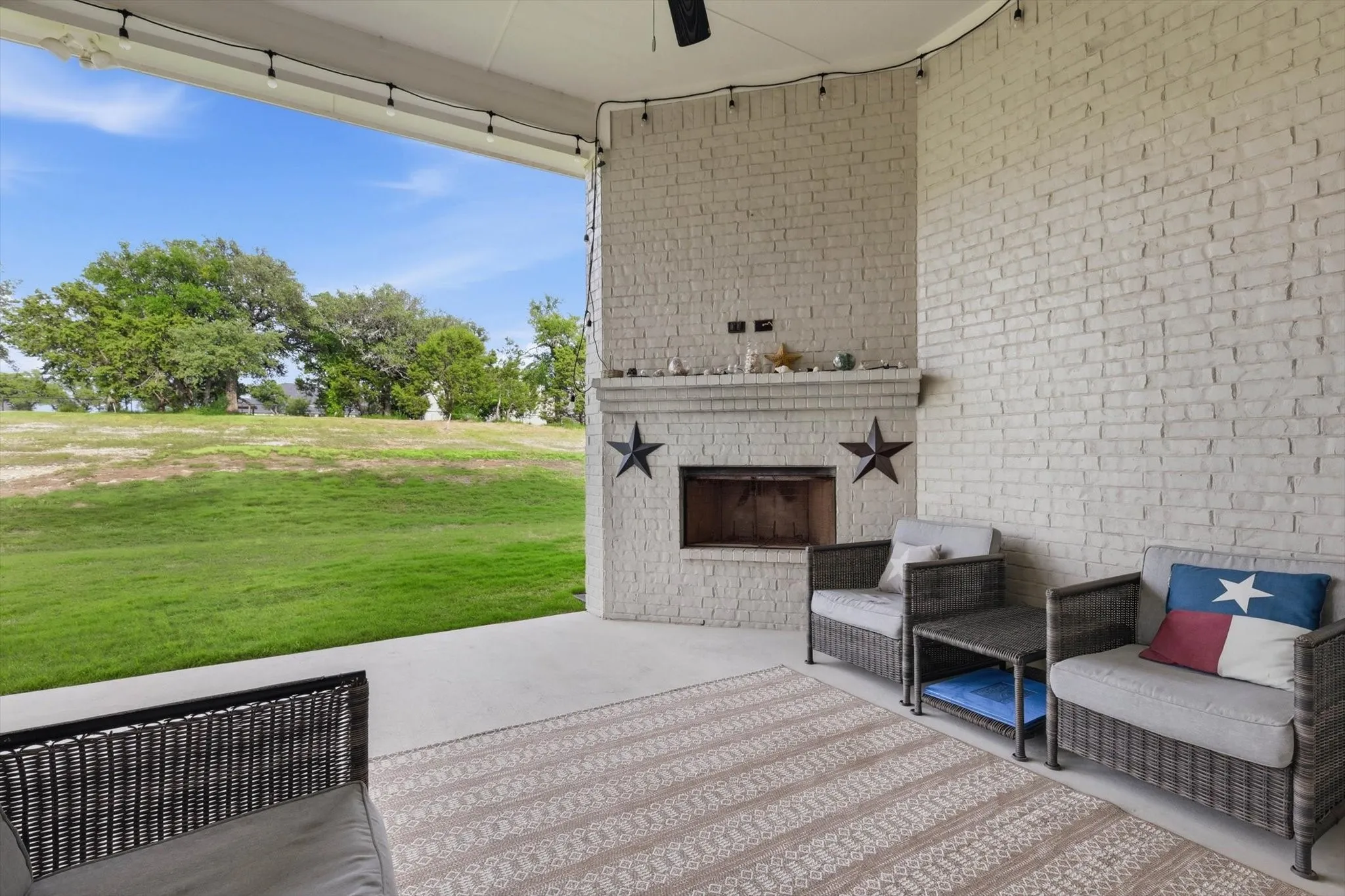 Single Family Residence For Sale in Parker County , 200 Finney Drive, Weatherford, Texas 76085, 4 Bedroom, 3 Bathroom, 3 Garage spaces, 2,644 Sqft, built in 2021, mls#21248029, Real Estate Agent in Weatherford, Homes For Sale in Parker county, Homes For Sale in Weatherford, Realtor in Weatherford Texas, Real Estate Brokerage Independent Realty Texas, Luminita Cordes Realtor
