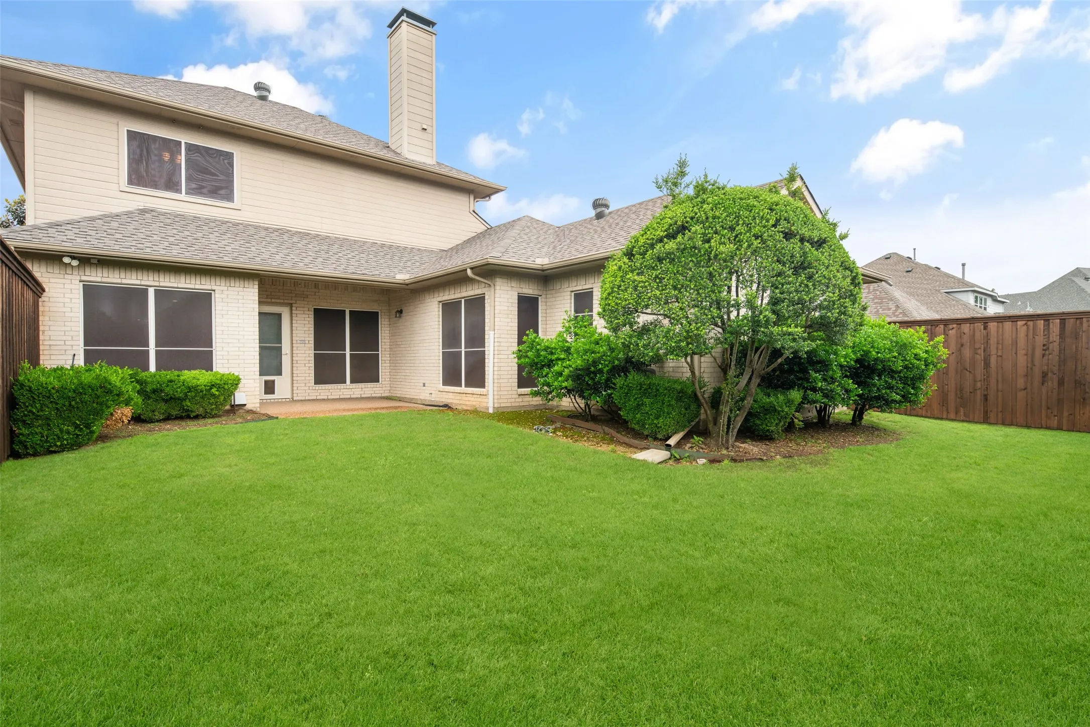 Single Family Residence For Sale in Collin County , 7905 Rimrock Circle, Frisco, Texas 75034, 3 Bedroom, 3 Bathroom, 2 Garage spaces, 2,976 Sqft, built in 1998, Preowned, mls#21249774, Real Estate Agent in Frisco, Homes For Sale in Collin county, Homes For Sale in Frisco, Realtor in Frisco Texas, Real Estate Brokerage Independent Realty Texas, Luminita Cordes Realtor