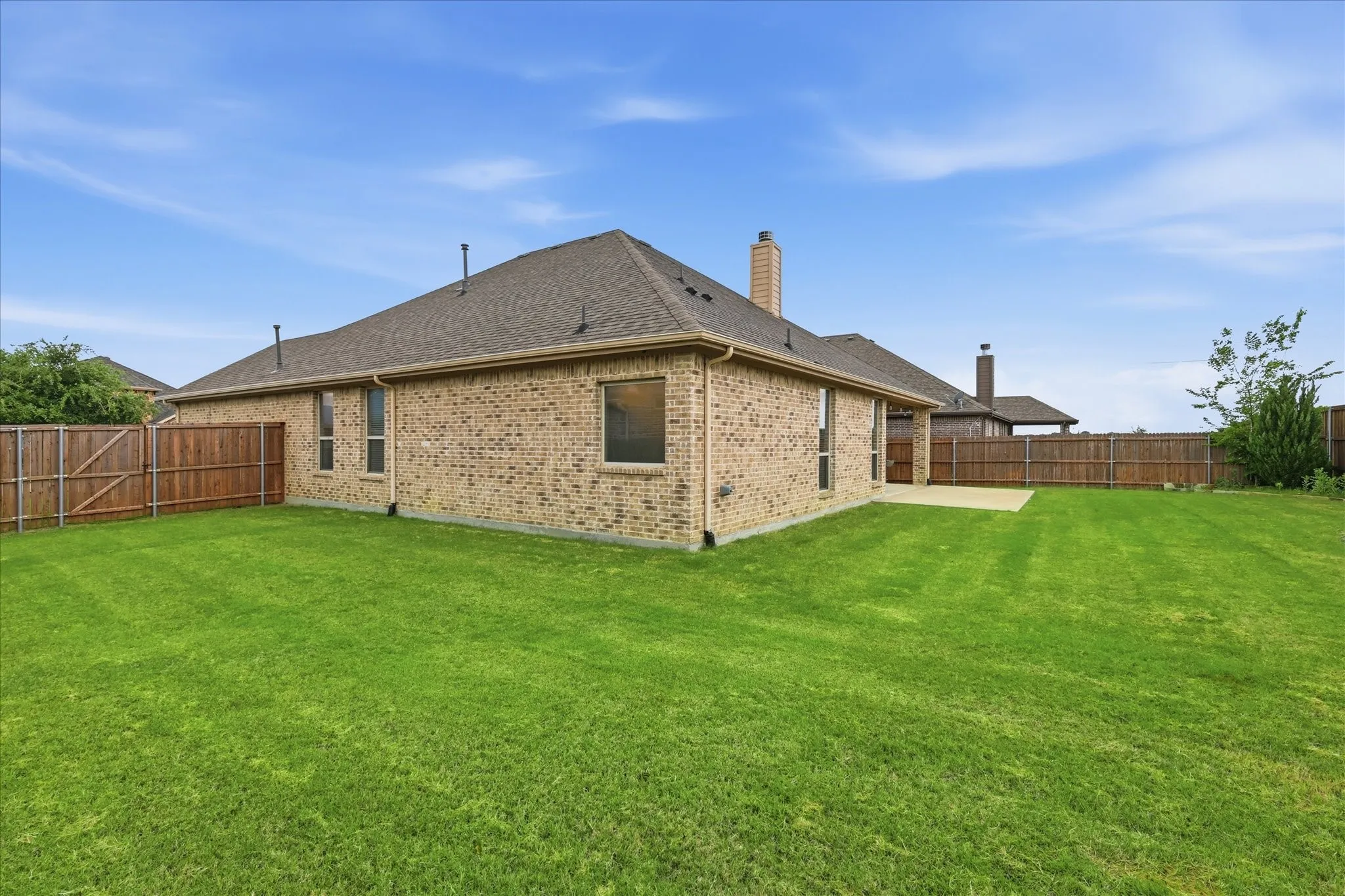 Single Family Residence For Sale in Denton County , 215 Equestrian Road, Hickory Creek, Texas 75065, 3 Bedroom, 2 Bathroom, 3 Garage spaces, 2,196 Sqft, built in 2017, Preowned, mls#21248317, Real Estate Agent in Hickory Creek, Homes For Sale in Denton county, Homes For Sale in Hickory Creek, Realtor in Hickory Creek Texas, Real Estate Brokerage Independent Realty Texas, Luminita Cordes Realtor