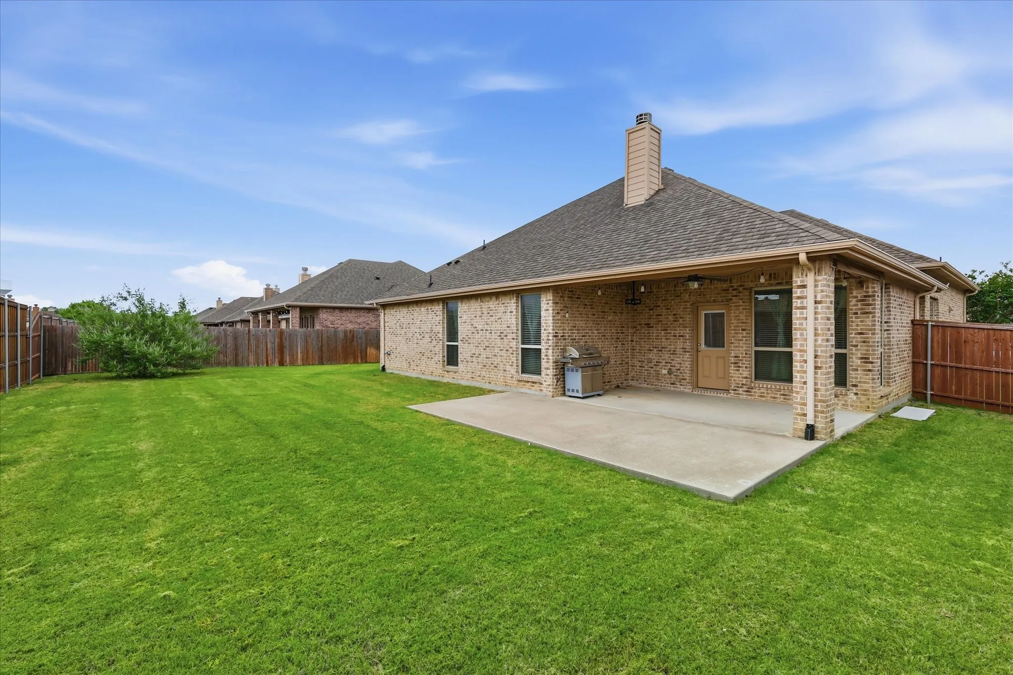 Single Family Residence For Sale in Denton County , 215 Equestrian Road, Hickory Creek, Texas 75065, 3 Bedroom, 2 Bathroom, 3 Garage spaces, 2,196 Sqft, built in 2017, Preowned, mls#21248317, Real Estate Agent in Hickory Creek, Homes For Sale in Denton county, Homes For Sale in Hickory Creek, Realtor in Hickory Creek Texas, Real Estate Brokerage Independent Realty Texas, Luminita Cordes Realtor