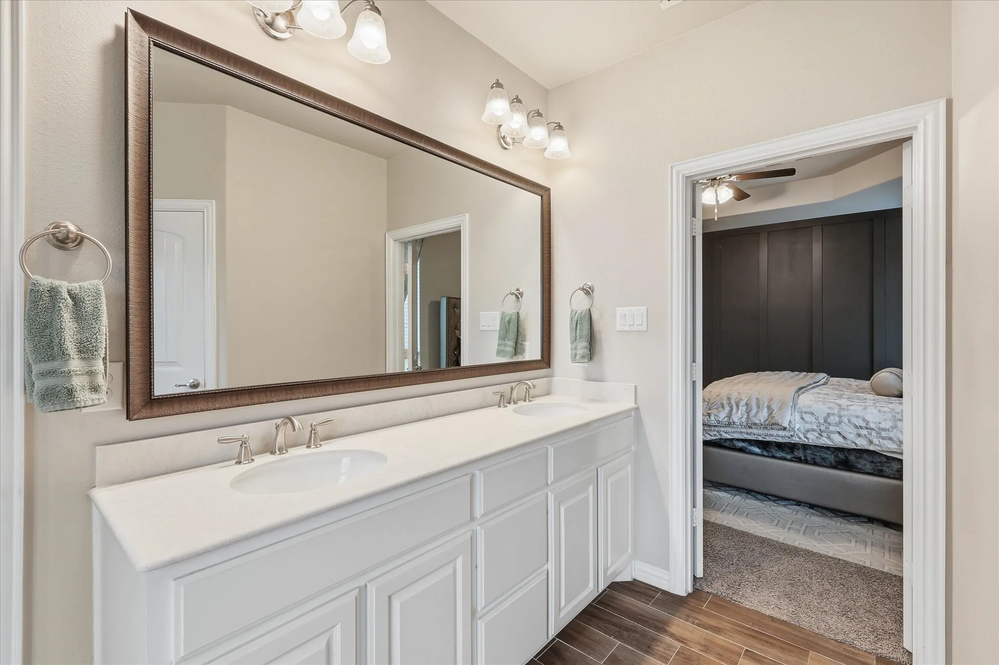 Single Family Residence For Sale in Denton County , 215 Equestrian Road, Hickory Creek, Texas 75065, 3 Bedroom, 2 Bathroom, 3 Garage spaces, 2,196 Sqft, built in 2017, Preowned, mls#21248317, Real Estate Agent in Hickory Creek, Homes For Sale in Denton county, Homes For Sale in Hickory Creek, Realtor in Hickory Creek Texas, Real Estate Brokerage Independent Realty Texas, Luminita Cordes Realtor