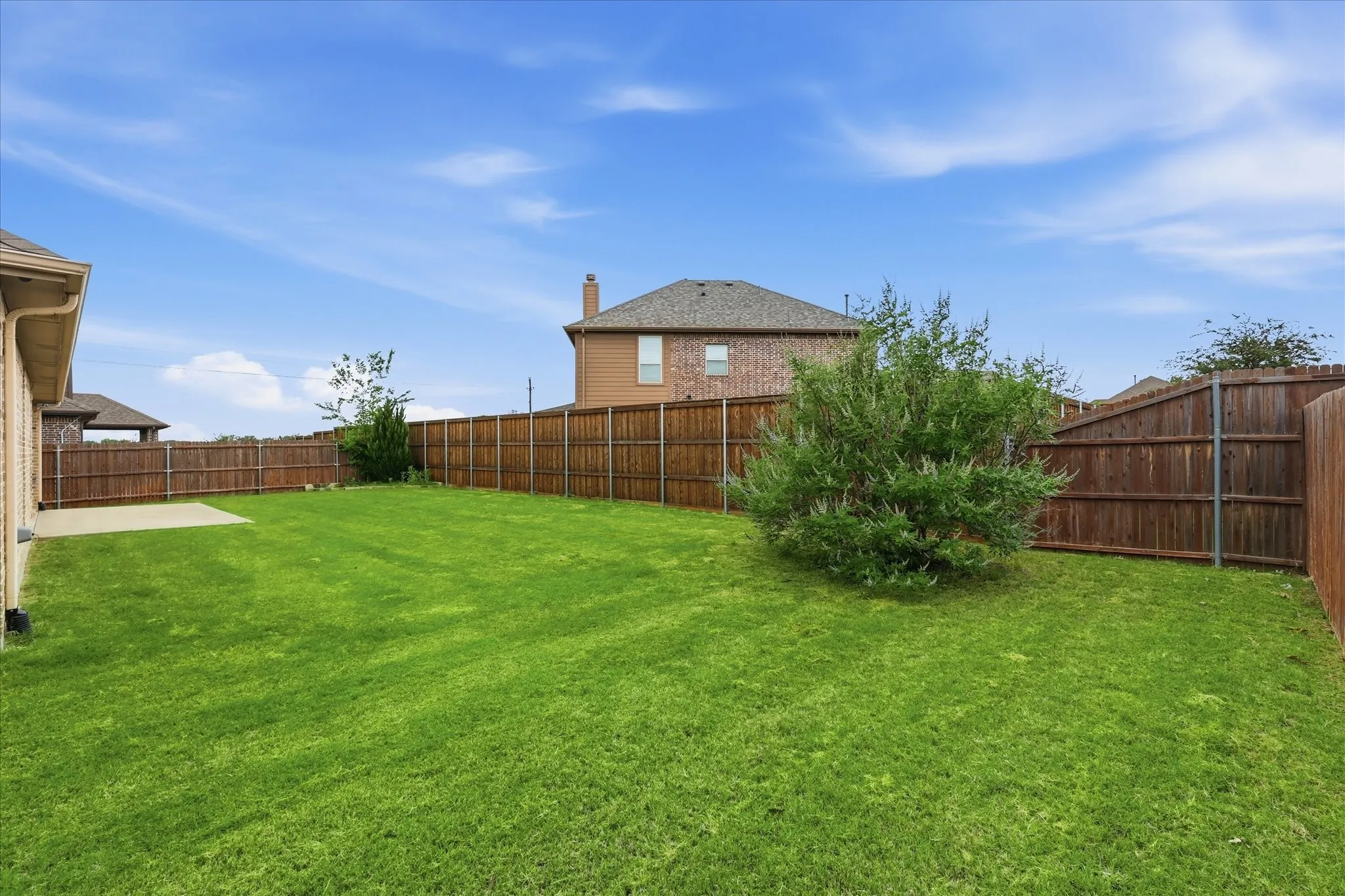 Single Family Residence For Sale in Denton County , 215 Equestrian Road, Hickory Creek, Texas 75065, 3 Bedroom, 2 Bathroom, 3 Garage spaces, 2,196 Sqft, built in 2017, Preowned, mls#21248317, Real Estate Agent in Hickory Creek, Homes For Sale in Denton county, Homes For Sale in Hickory Creek, Realtor in Hickory Creek Texas, Real Estate Brokerage Independent Realty Texas, Luminita Cordes Realtor